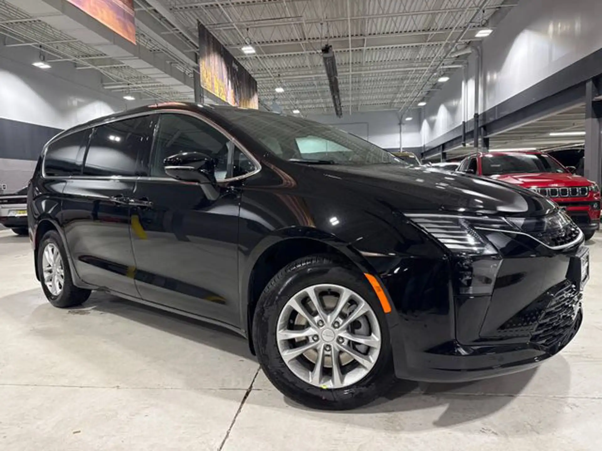 2027 Chrysler Pacifica Select AWD's photo