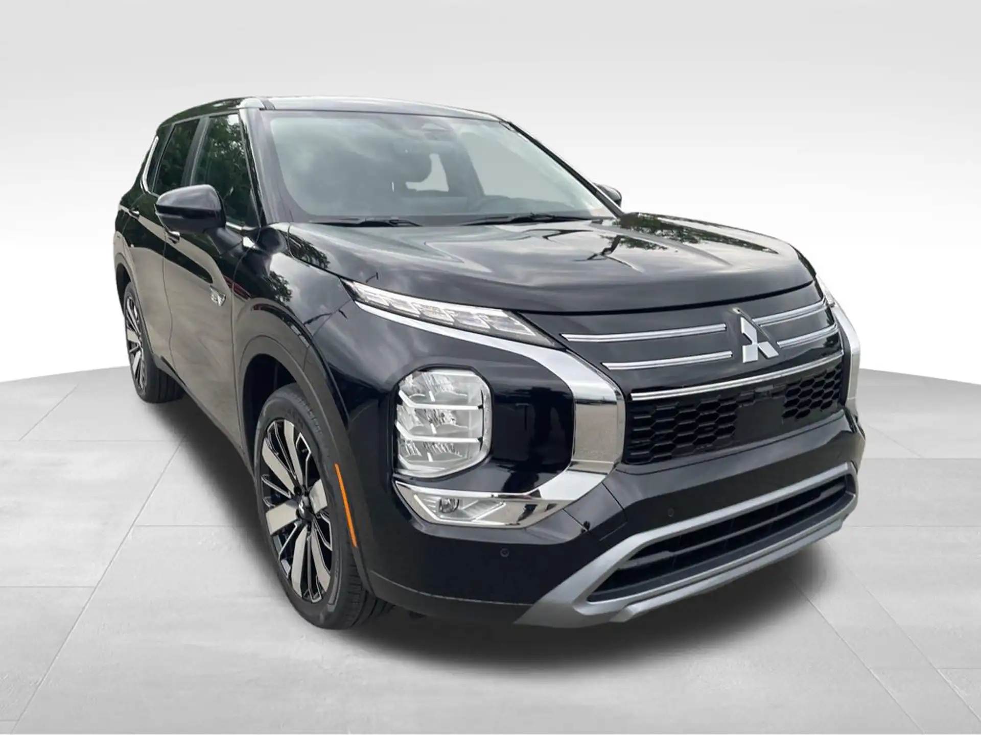 2026 Mitsubishi Outlander Plug-in Hybrid SE S-AWC's photo