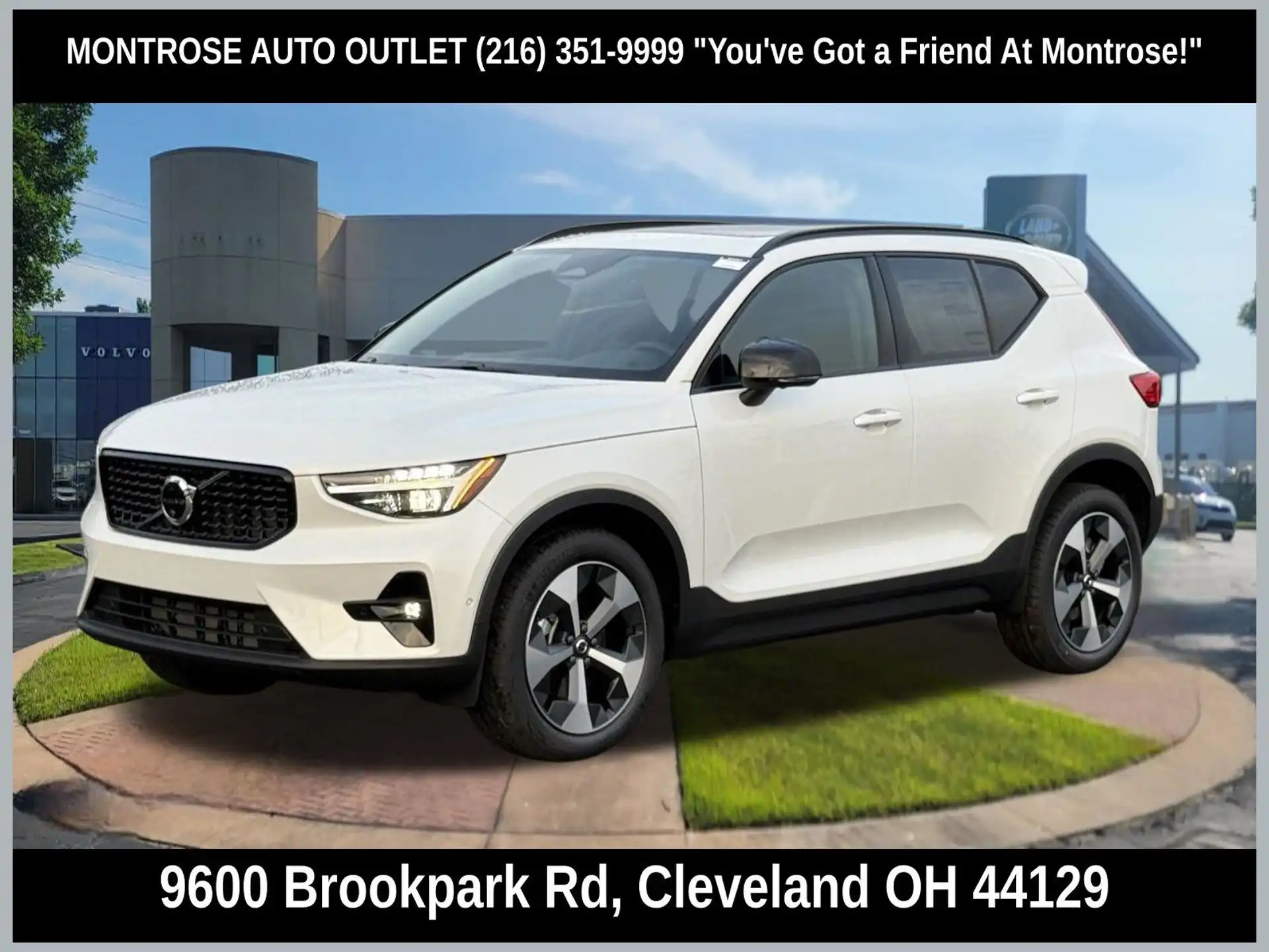 2026 Volvo XC40 B5 Plus Dark AWD's photo