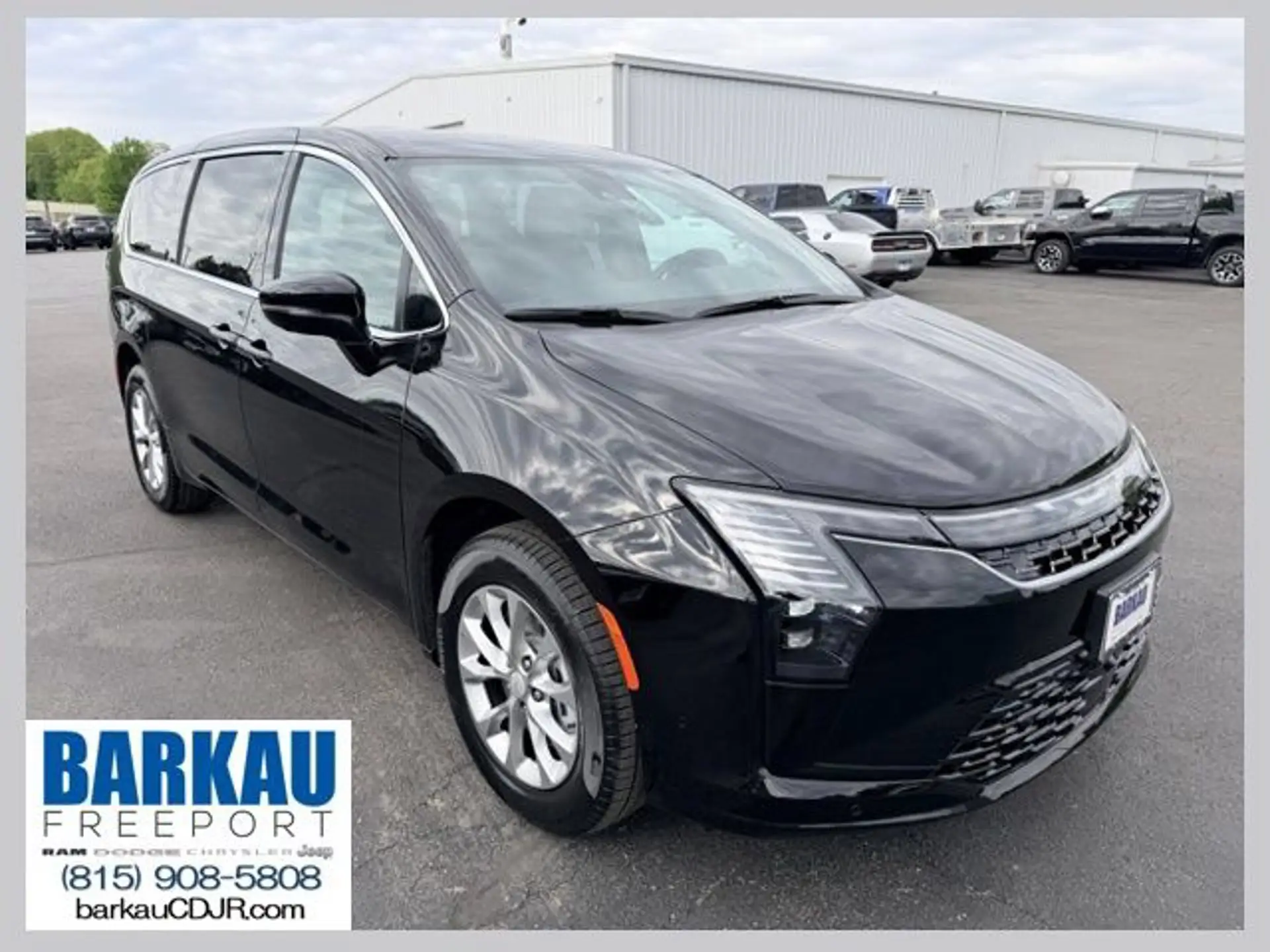 2027 Chrysler Pacifica Select AWD photo 1