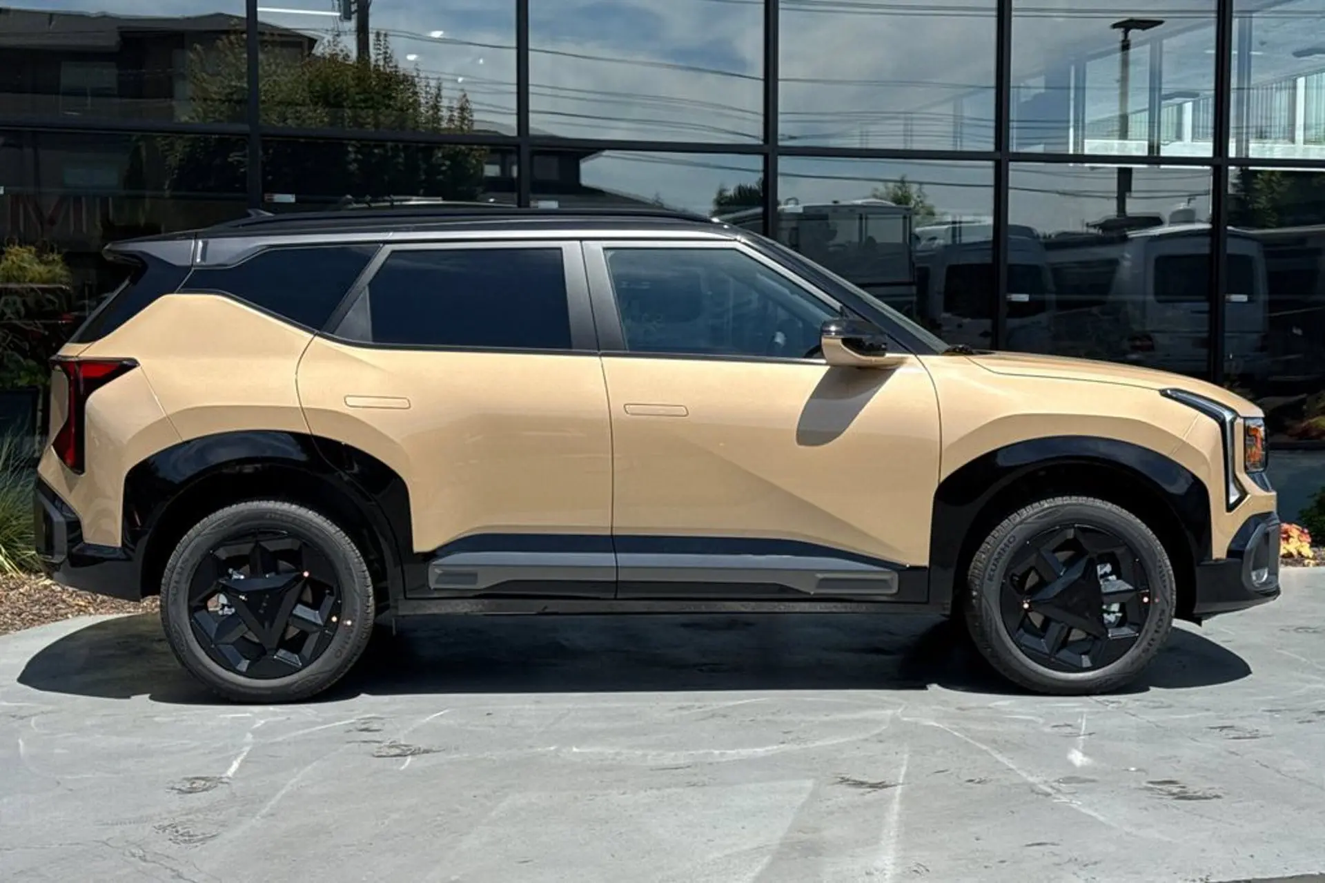 2027 Kia Seltos X-Line S AWD photo 3