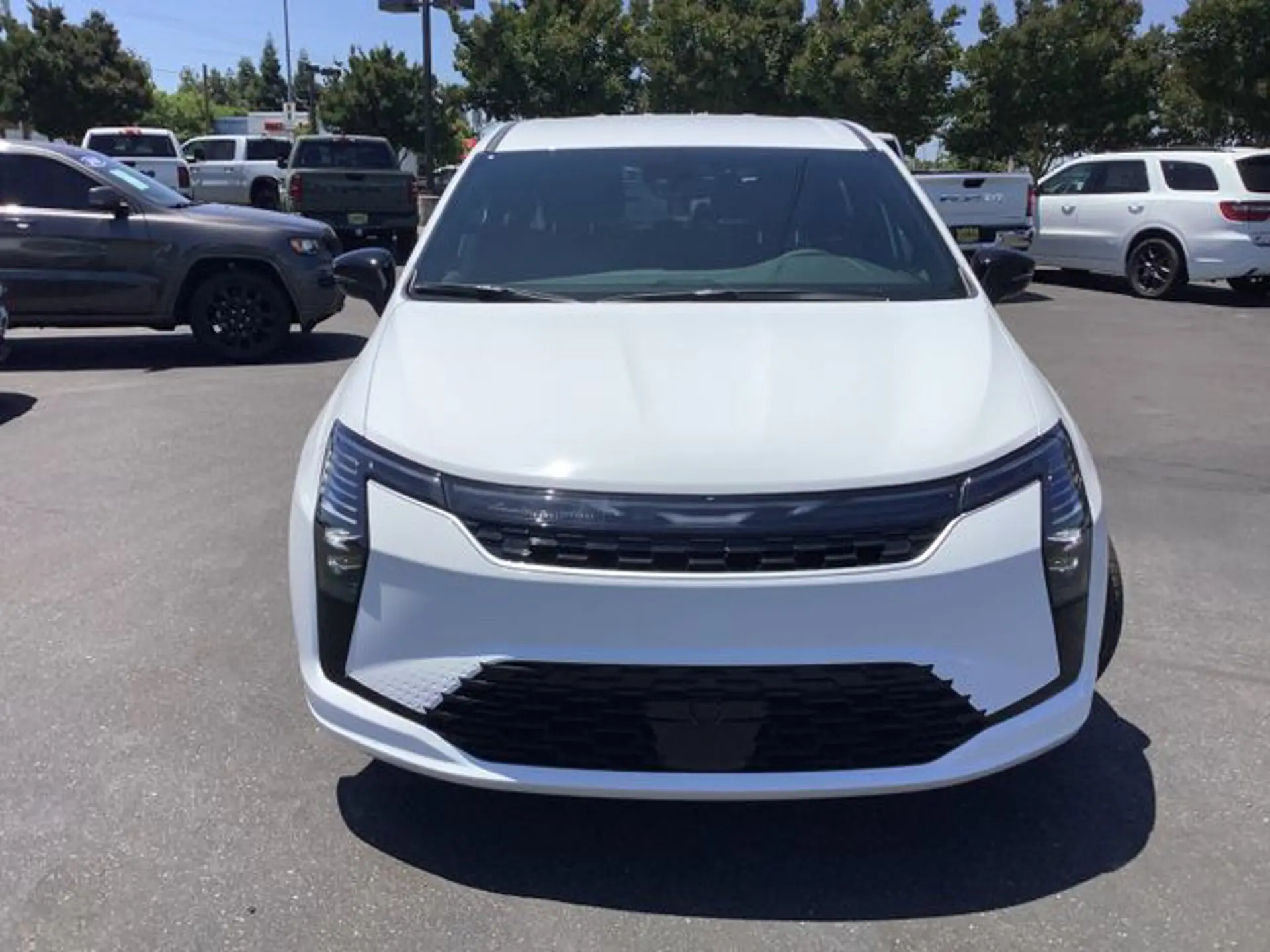 2027 Chrysler Pacifica Select photo 4