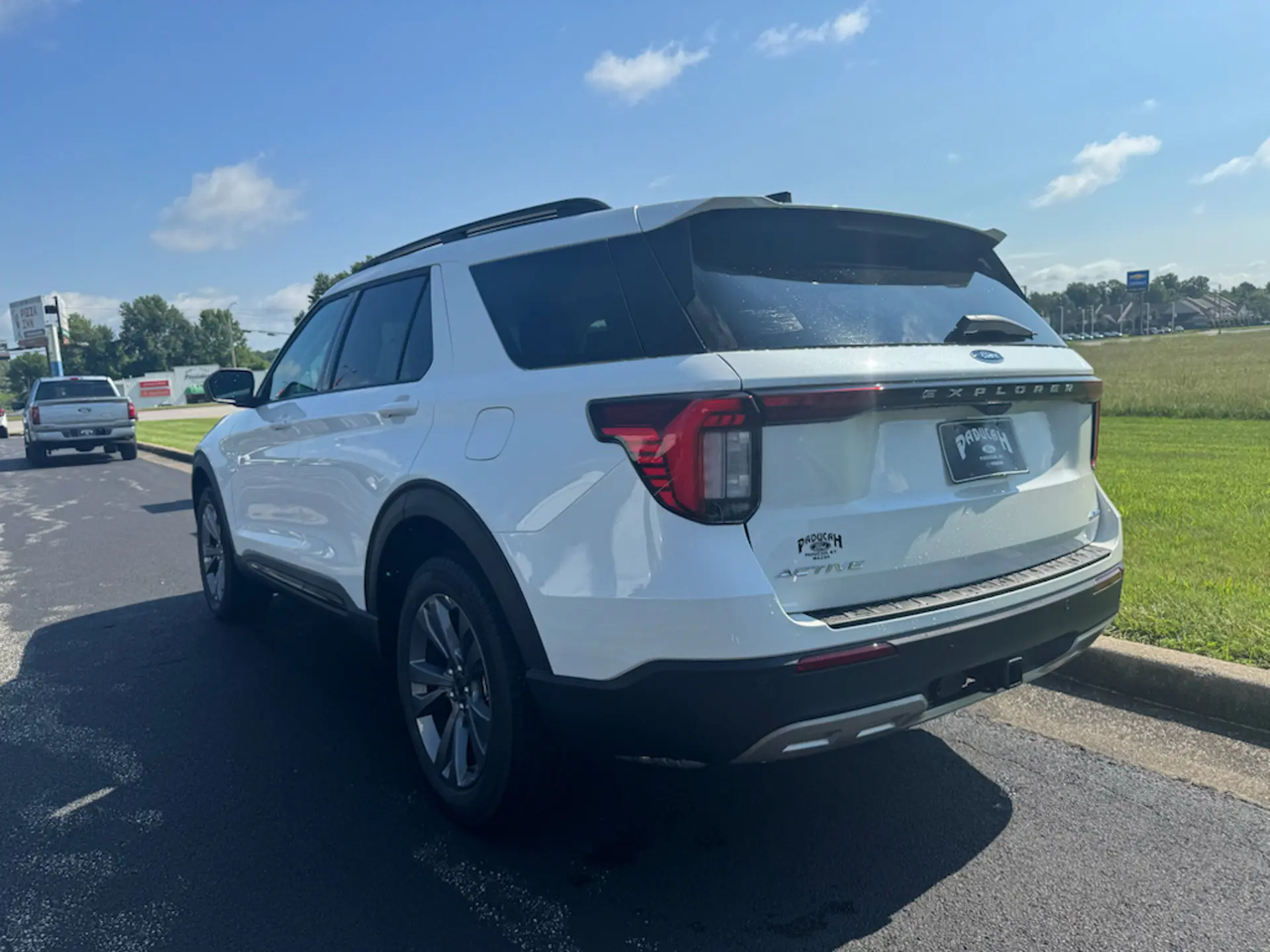 2026 Ford Explorer Active 4WD photo 3