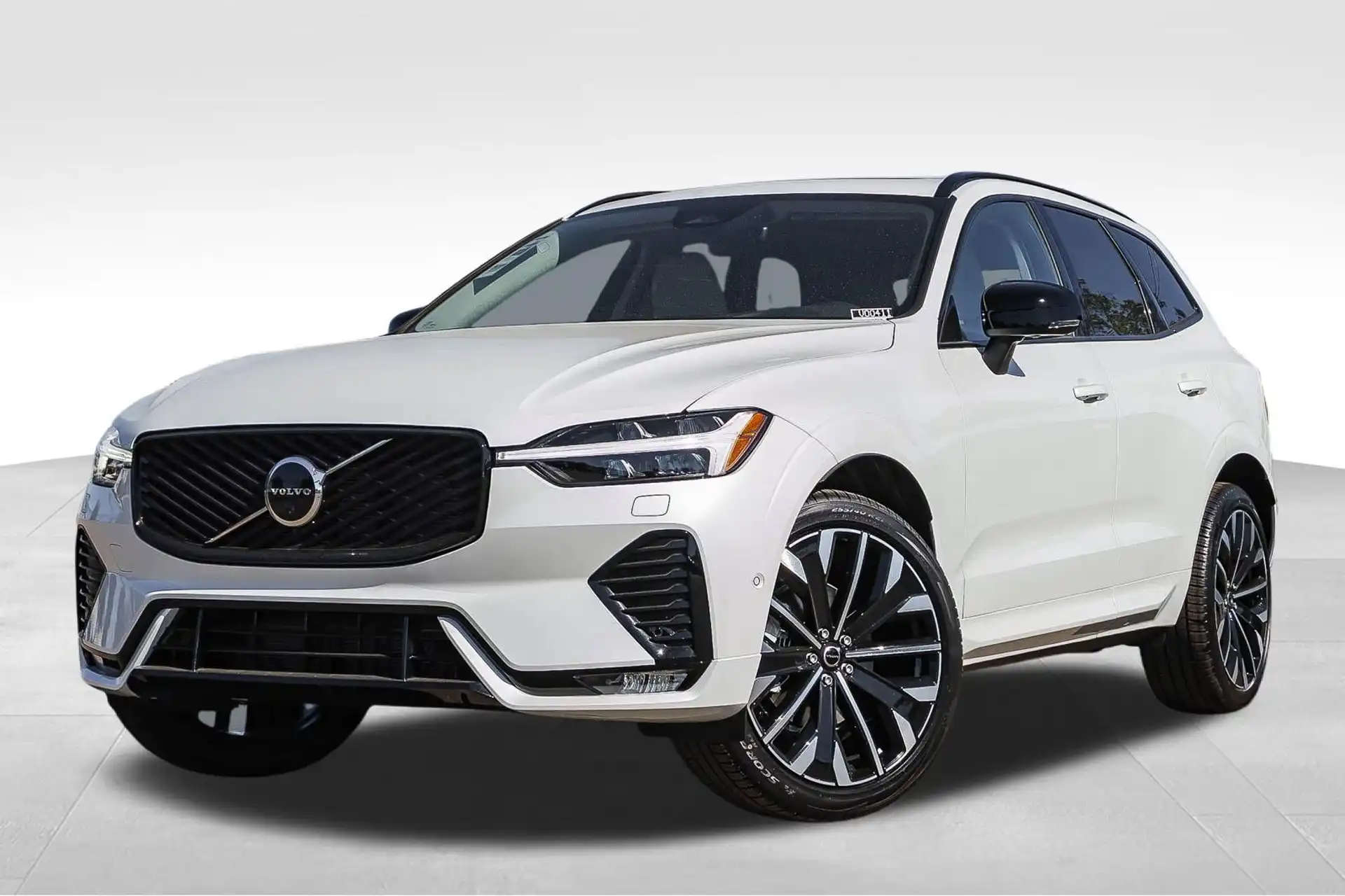 2026 Volvo XC60 B5 Ultra Dark AWD's photo