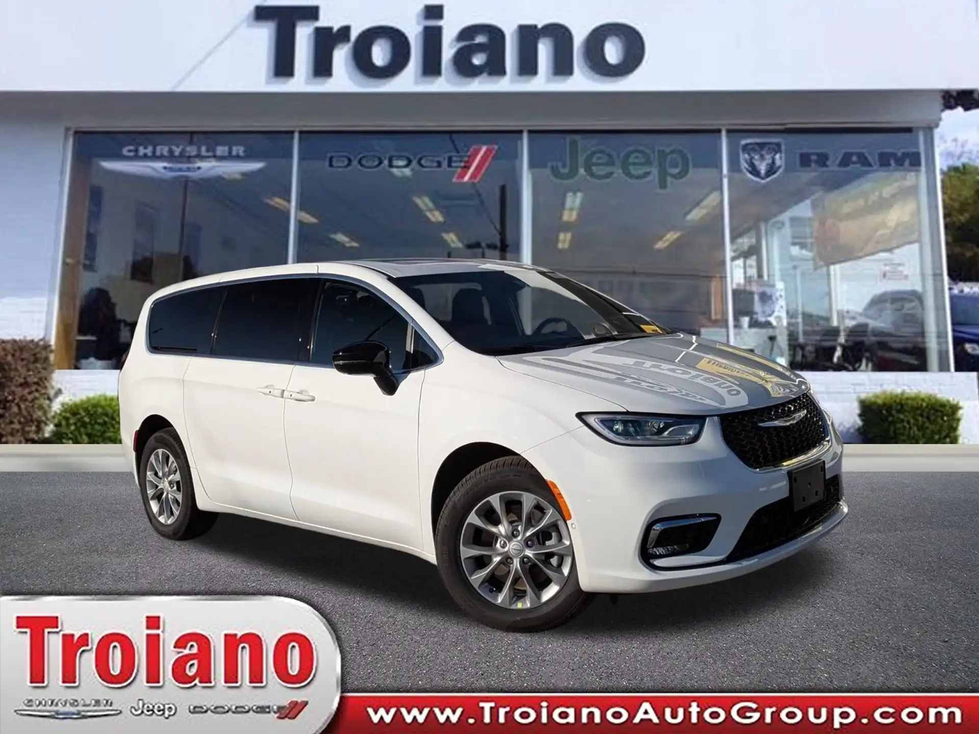 2026 Chrysler Pacifica Select AWD's photo