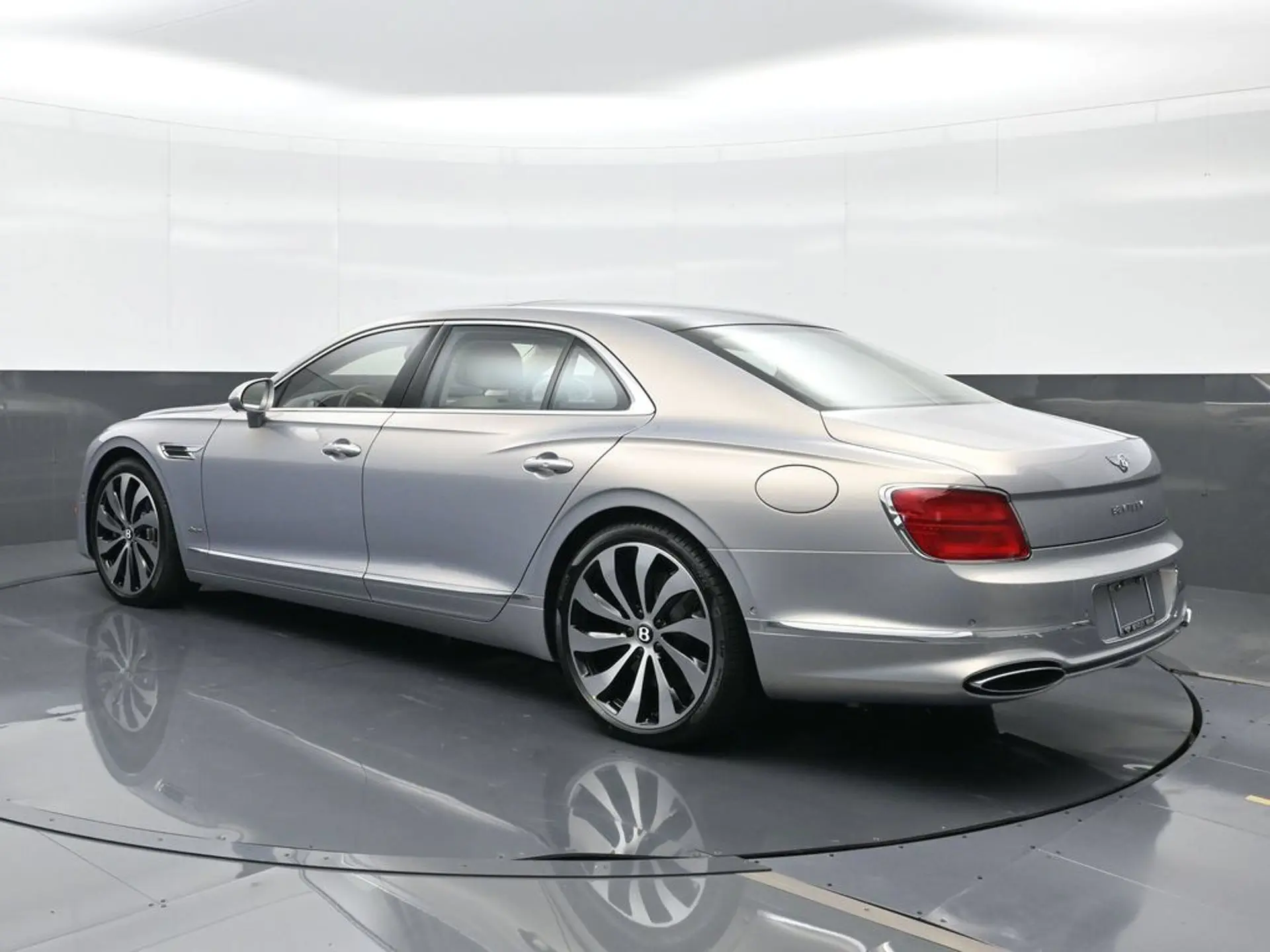 2026 Bentley Flying Spur Azure photo 3