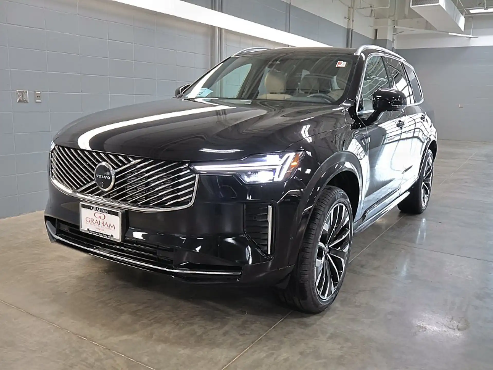 2026 Volvo XC90 T8 Recharge Plus Bright 7-Seat 4WD's photo