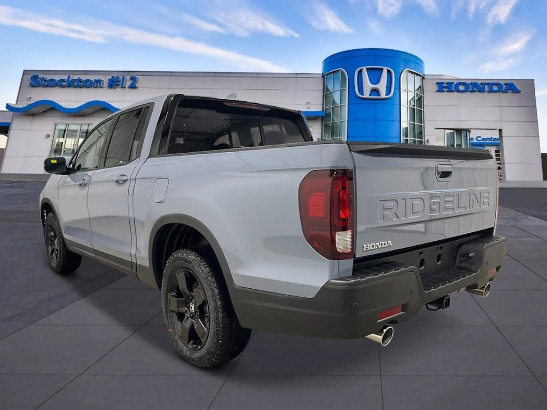 2026 Honda Ridgeline Black Edition photo 3