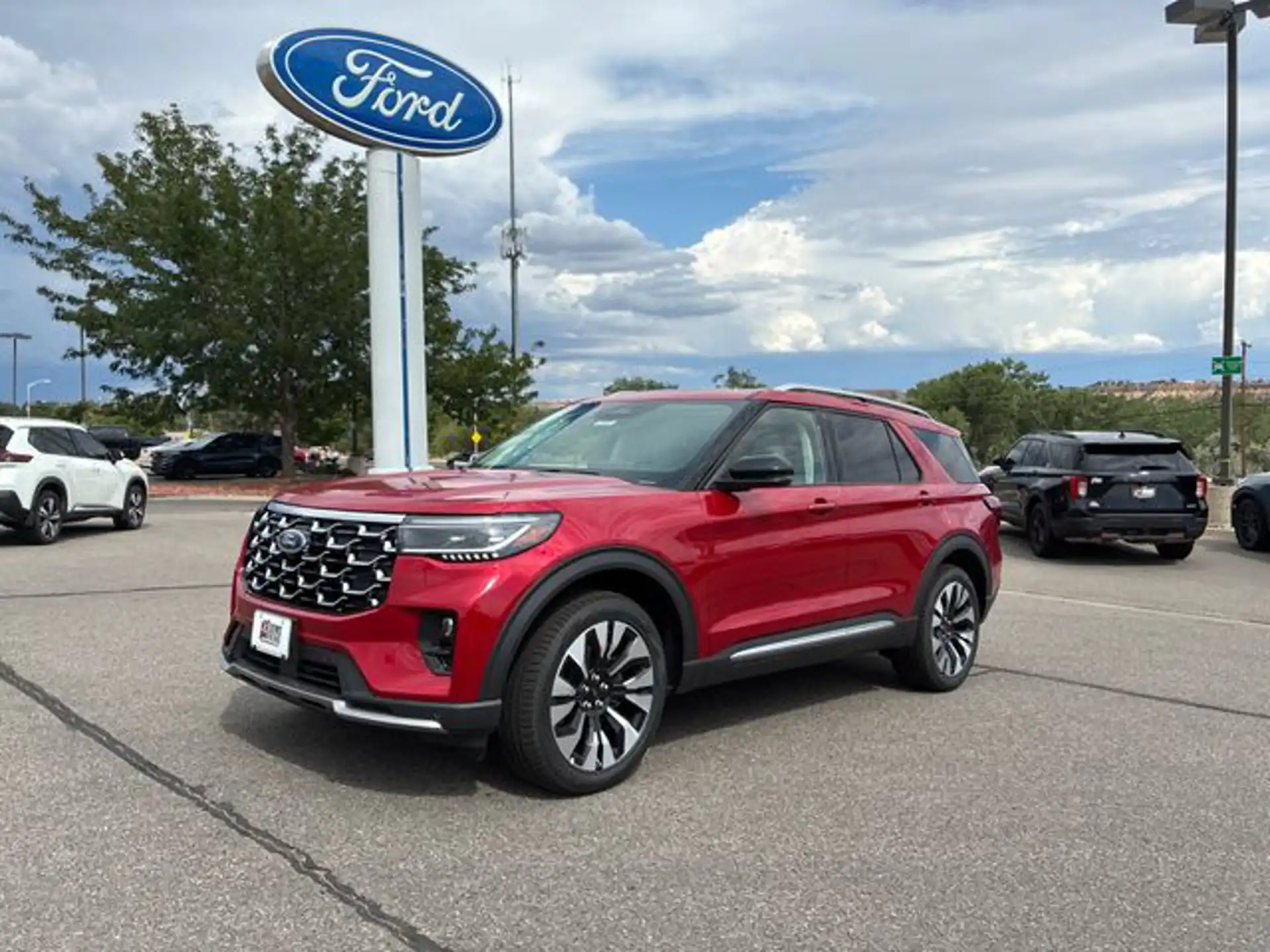 2026 Ford Explorer Platinum 4WD's photo