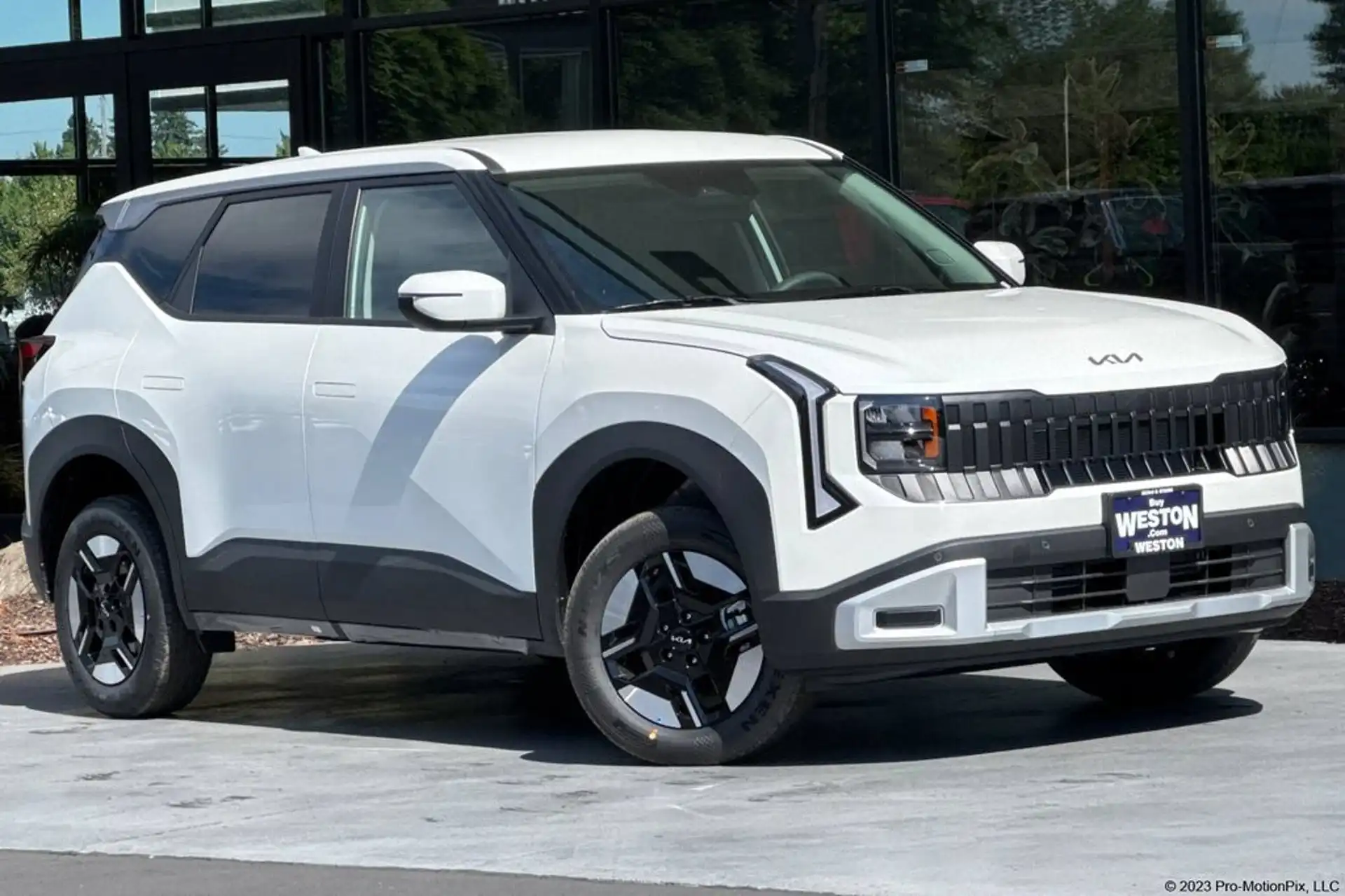 2027 Kia Seltos LX AWD's photo