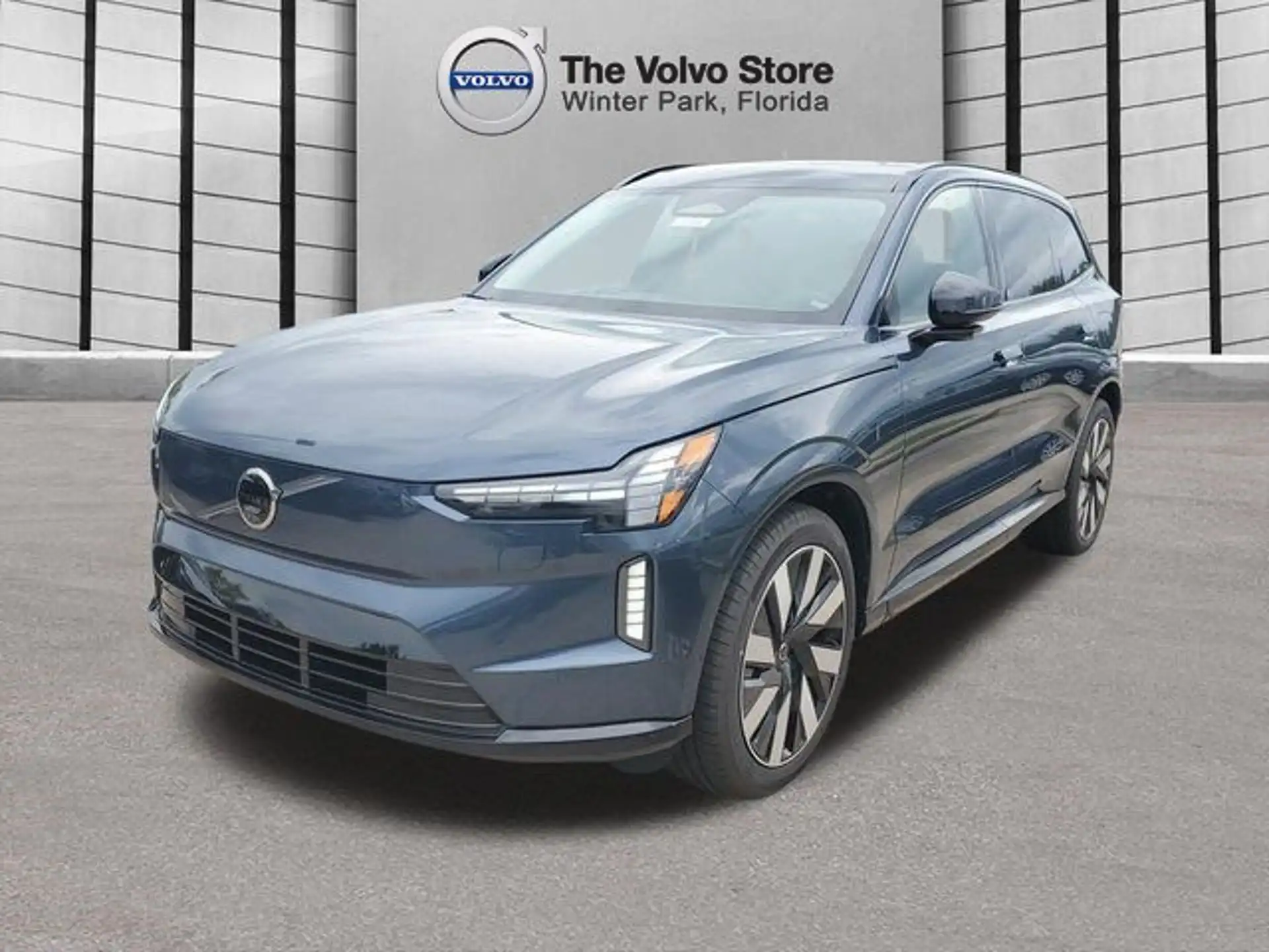 2026 Volvo EX90 Twin Motor Ultra 7-Seater's photo