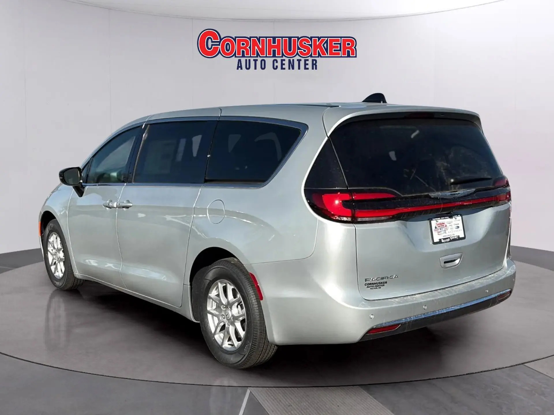 2026 Chrysler Pacifica Select photo 5