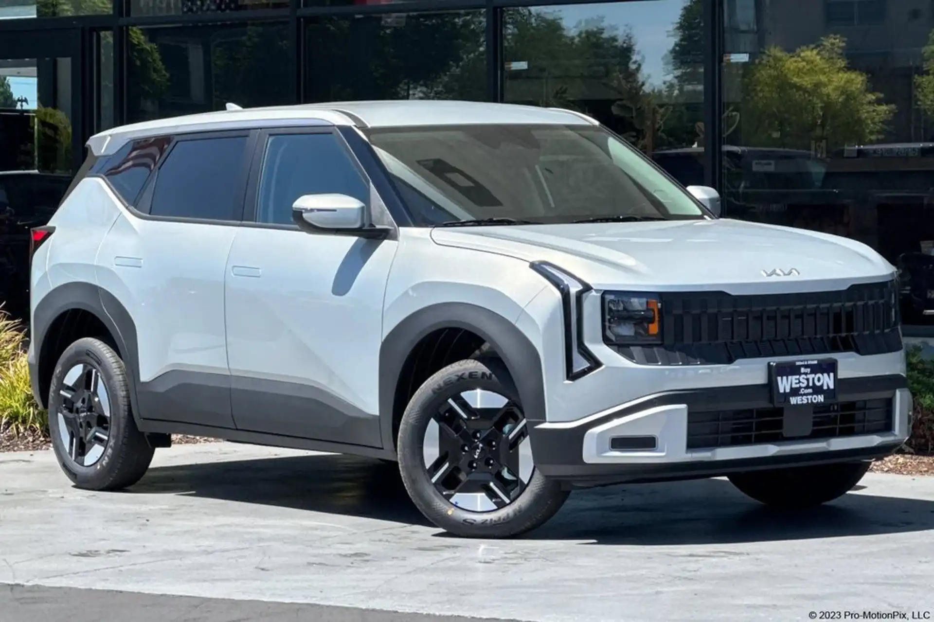 2027 Kia Seltos LX AWD's photo