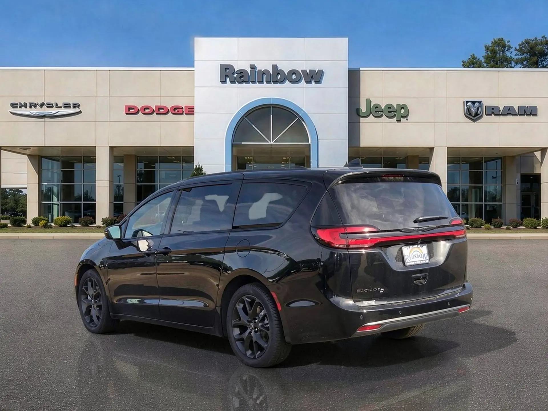2026 Chrysler Pacifica Select photo 3