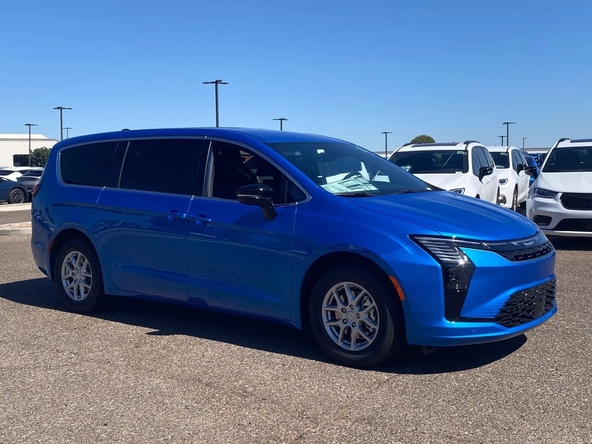 2027 Chrysler Pacifica Select photo 5
