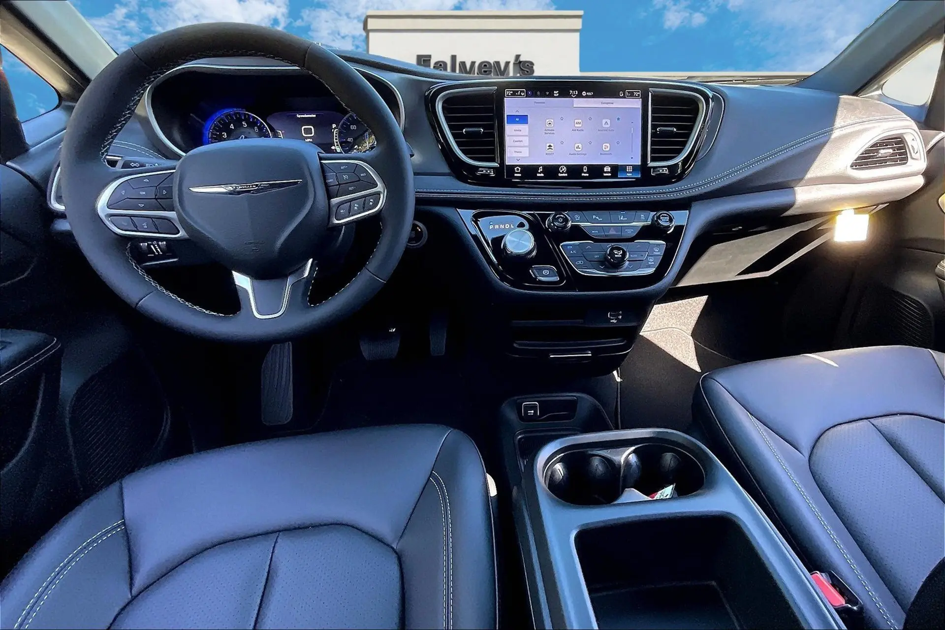 2026 Chrysler Pacifica Select AWD photo 5