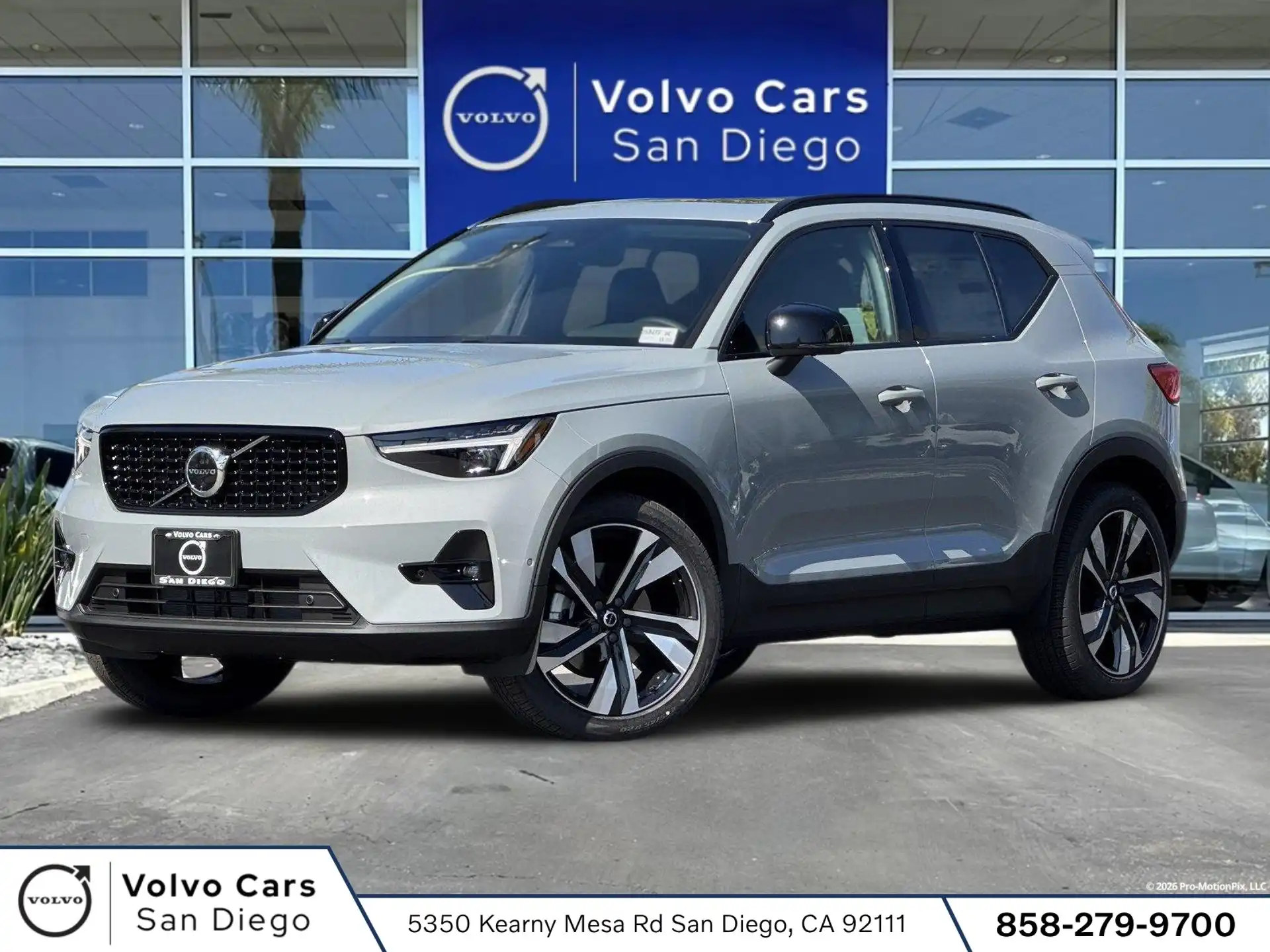 2026 Volvo XC40 B5 Ultra Dark AWD's photo