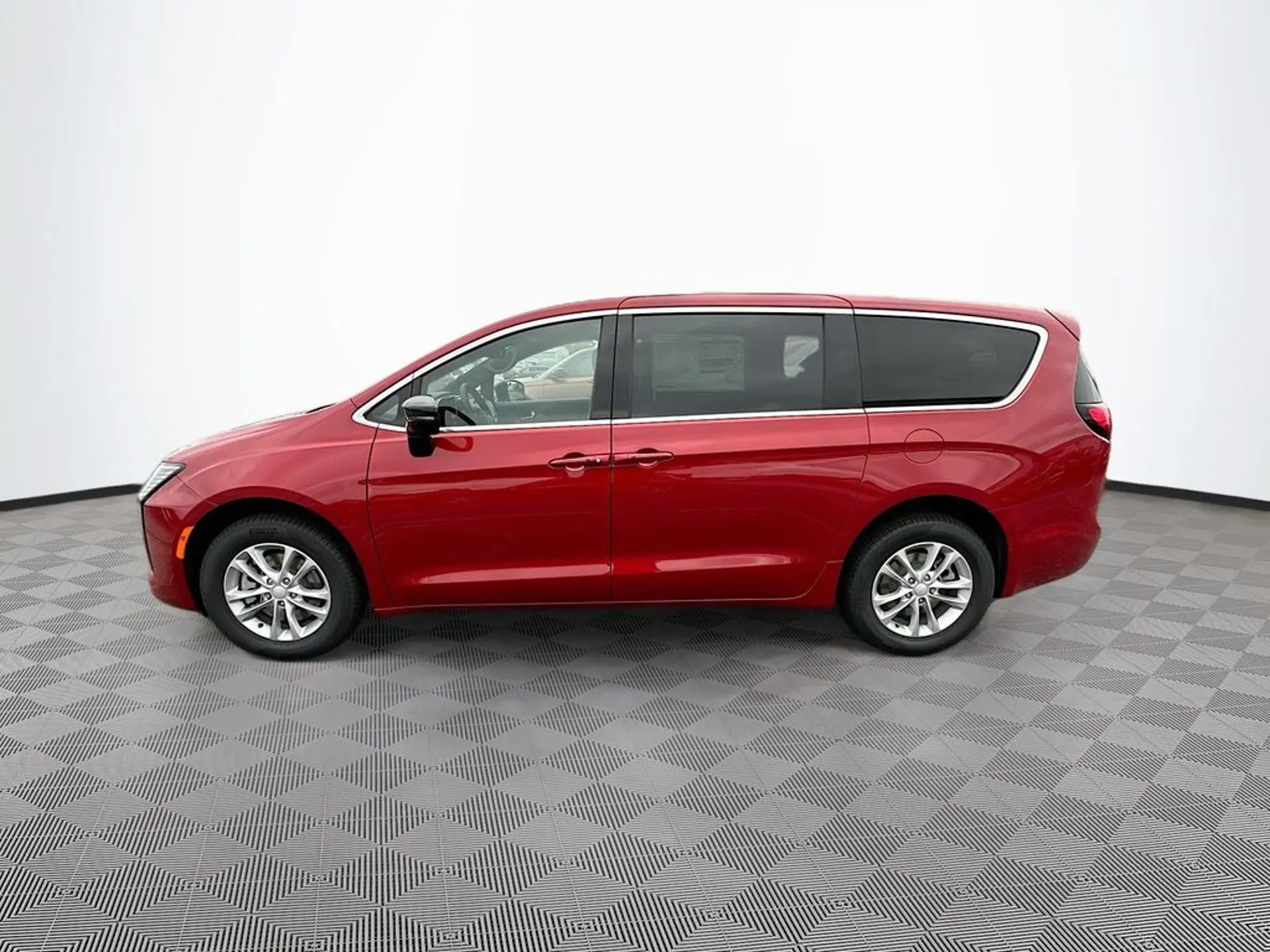 2027 Chrysler Pacifica Select AWD photo 5