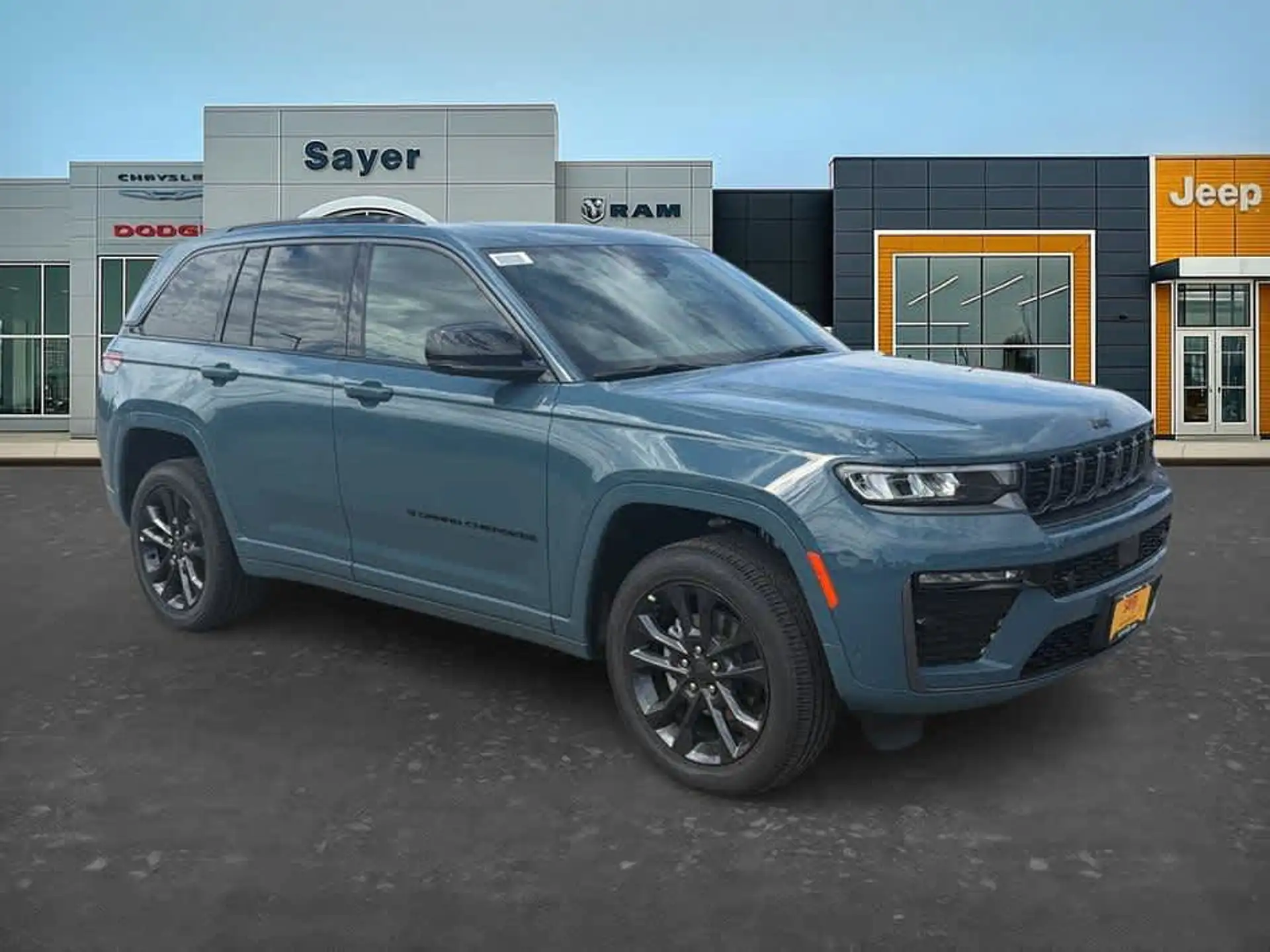 2026 Jeep Grand Cherokee Limited Reserve 4x4's photo