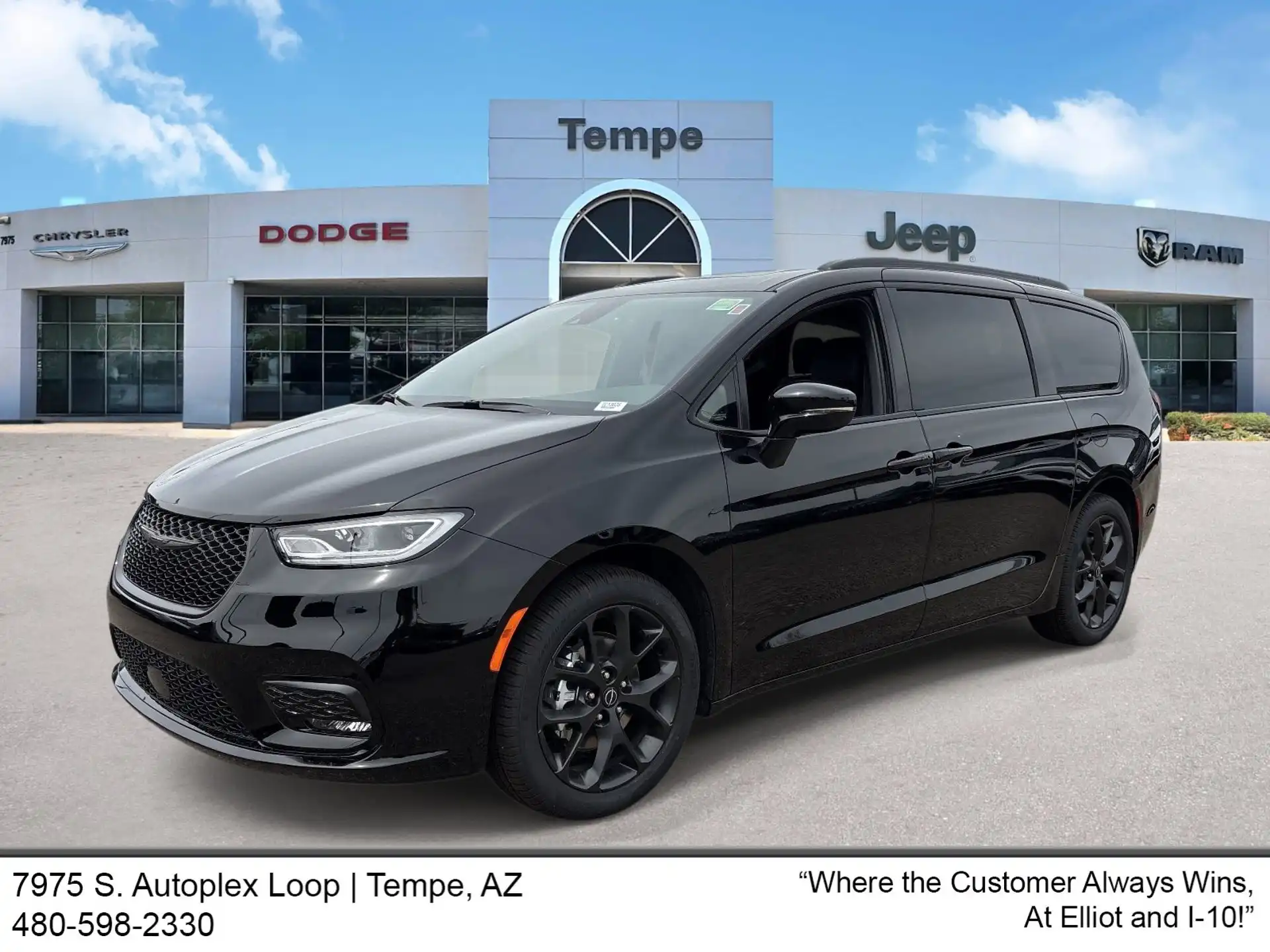 2026 Chrysler Pacifica Select's photo