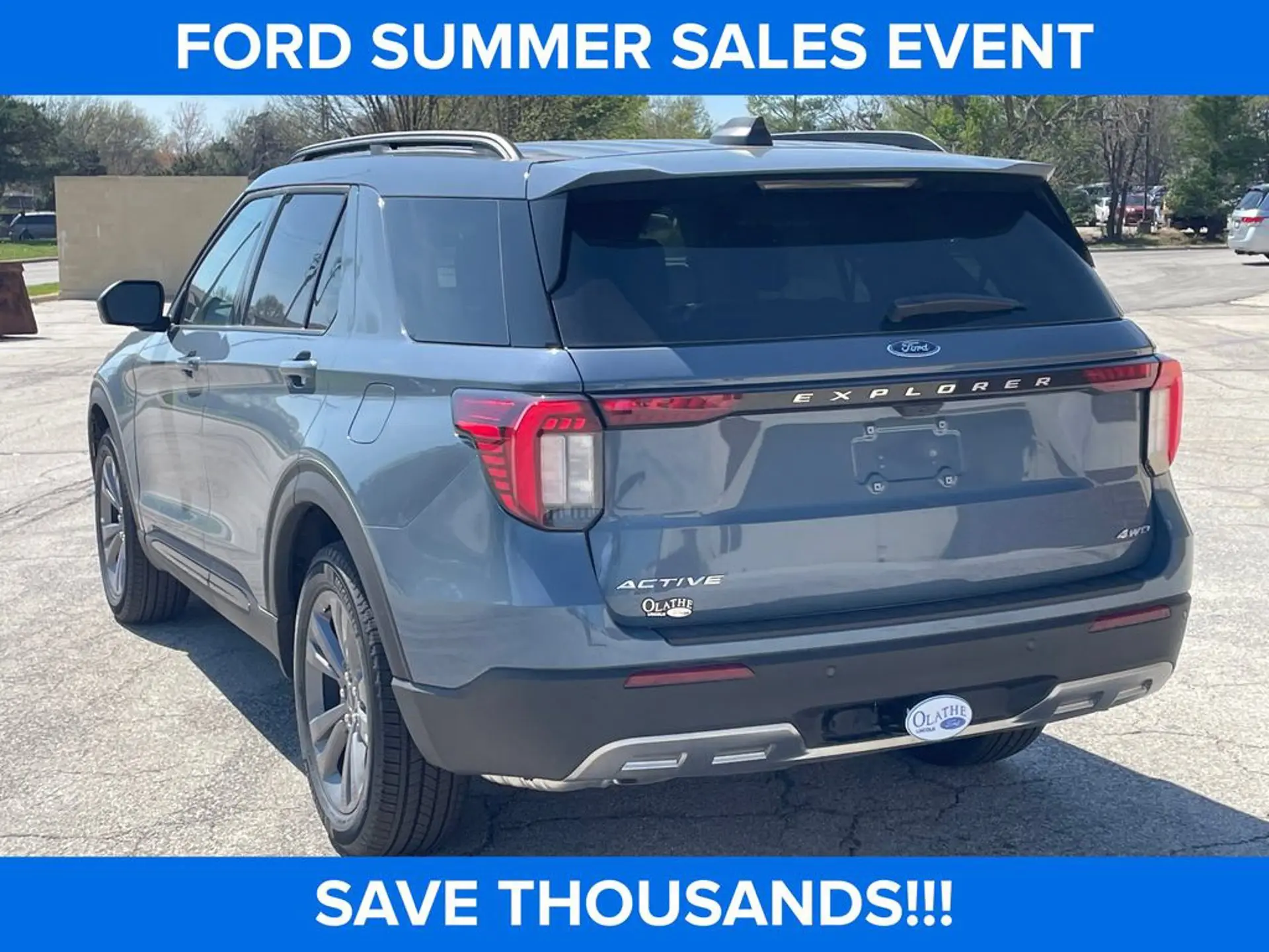 2026 Ford Explorer Active 4WD photo 3