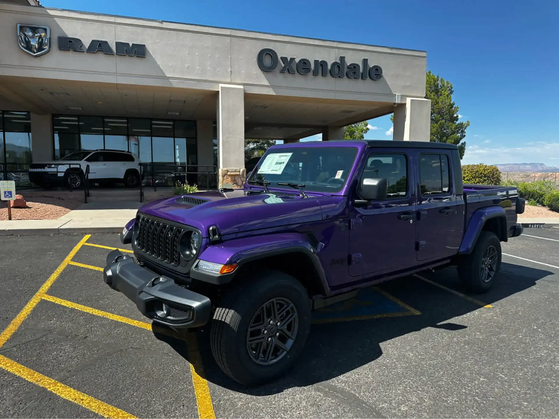 2026 Jeep Gladiator Sport S Auto's photo