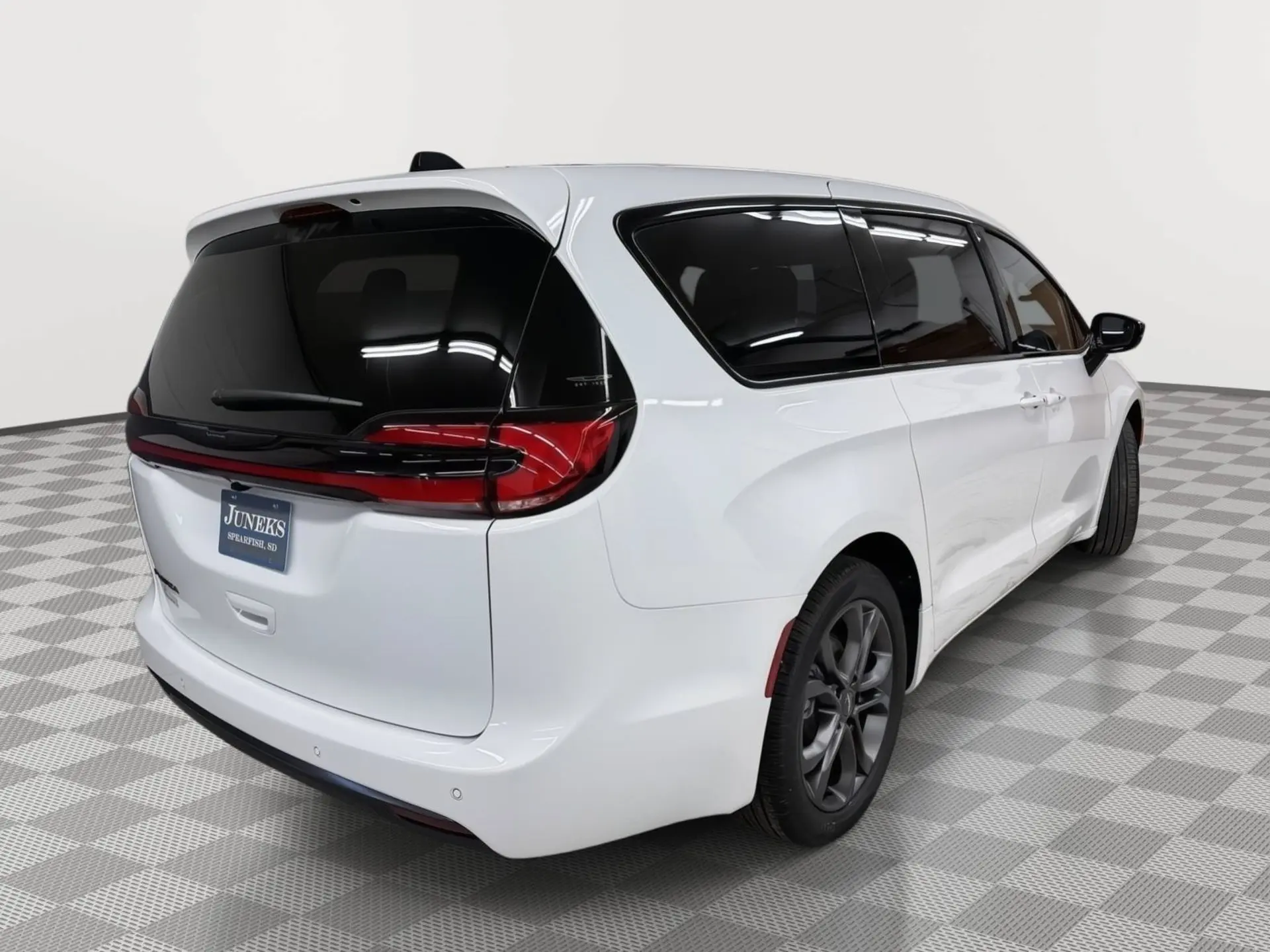 2026 Chrysler Pacifica Select photo 3