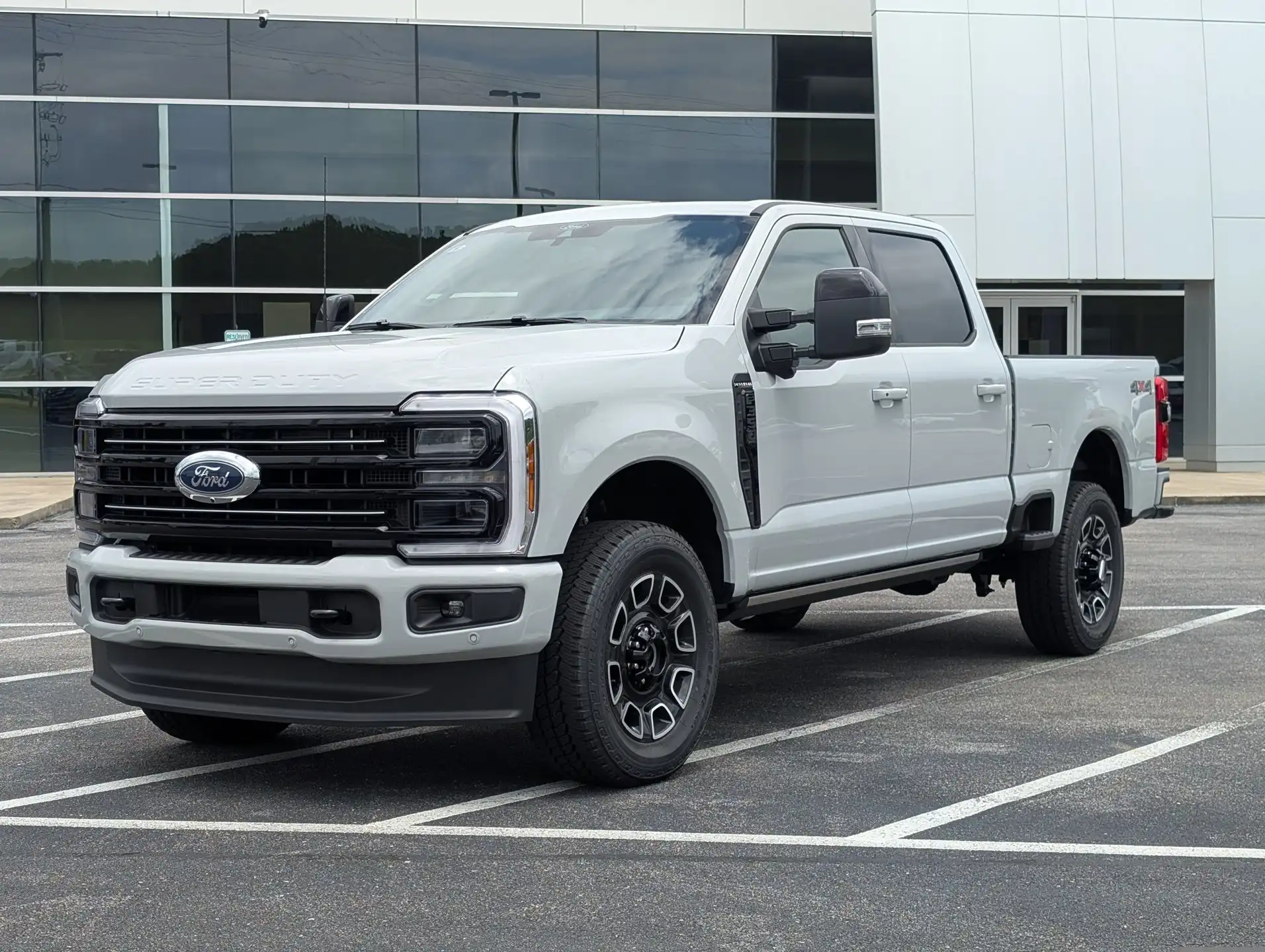 2026 Ford F-350 Platinum 4x4 Crew Cab 6-3/4' Box SRW's photo
