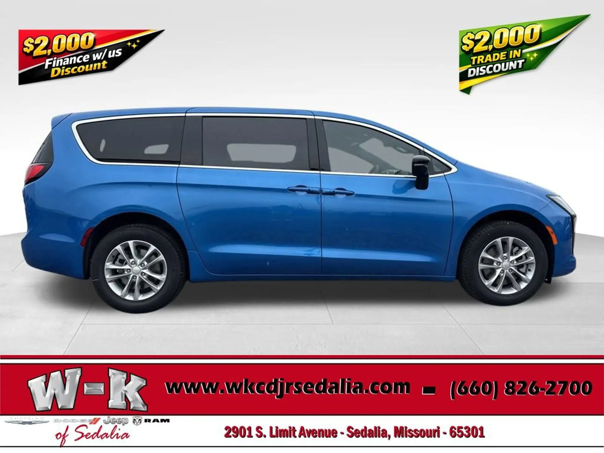 2027 Chrysler Pacifica Select AWD photo 5