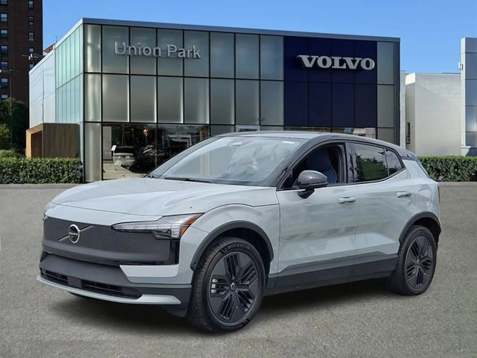 2026 Volvo EX30 Twin Motor Cross Country Ultra's photo