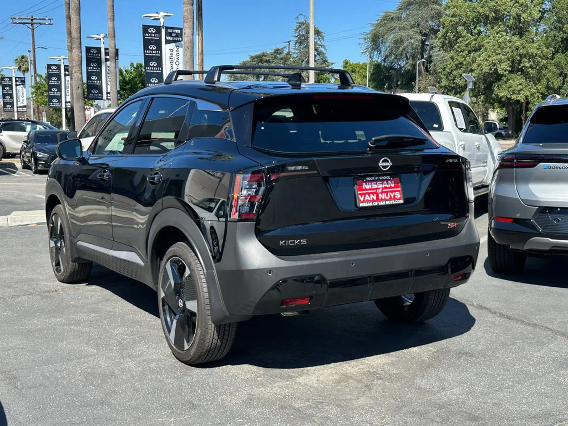 2025 Nissan Kicks 2.0 SR photo 4