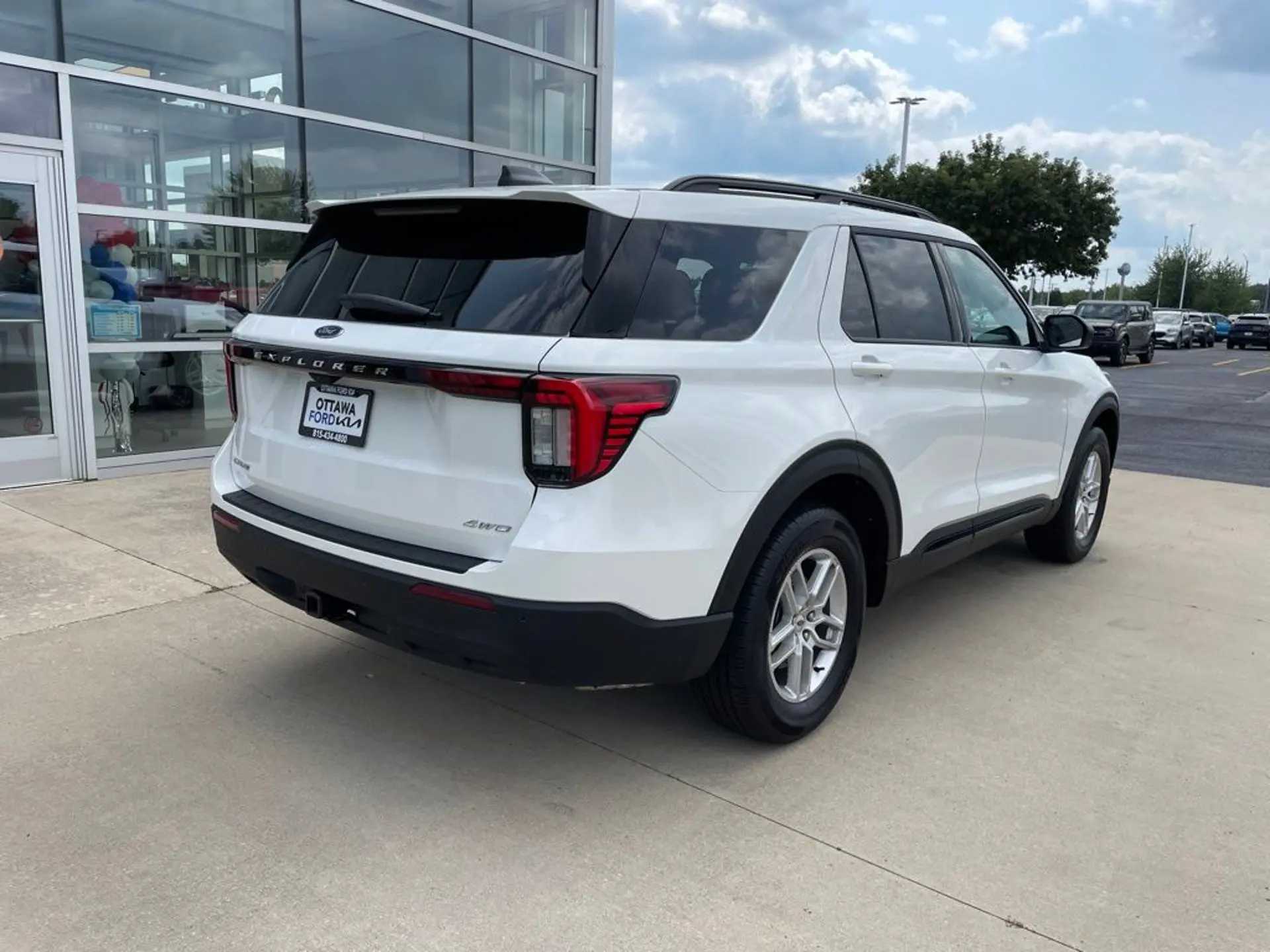 2026 Ford Explorer Active 4WD photo 5