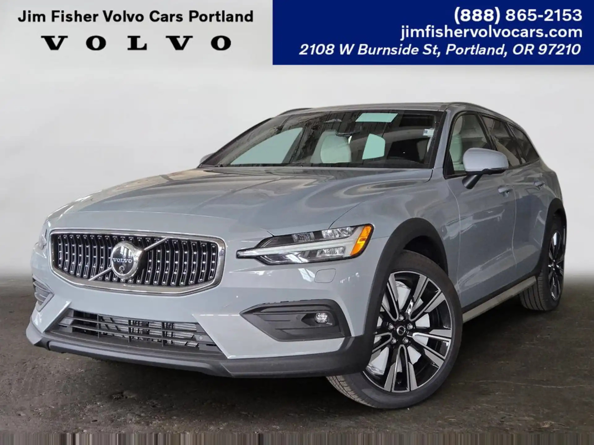 2026 Volvo V60 Cross Country B5 Ultra AWD's photo