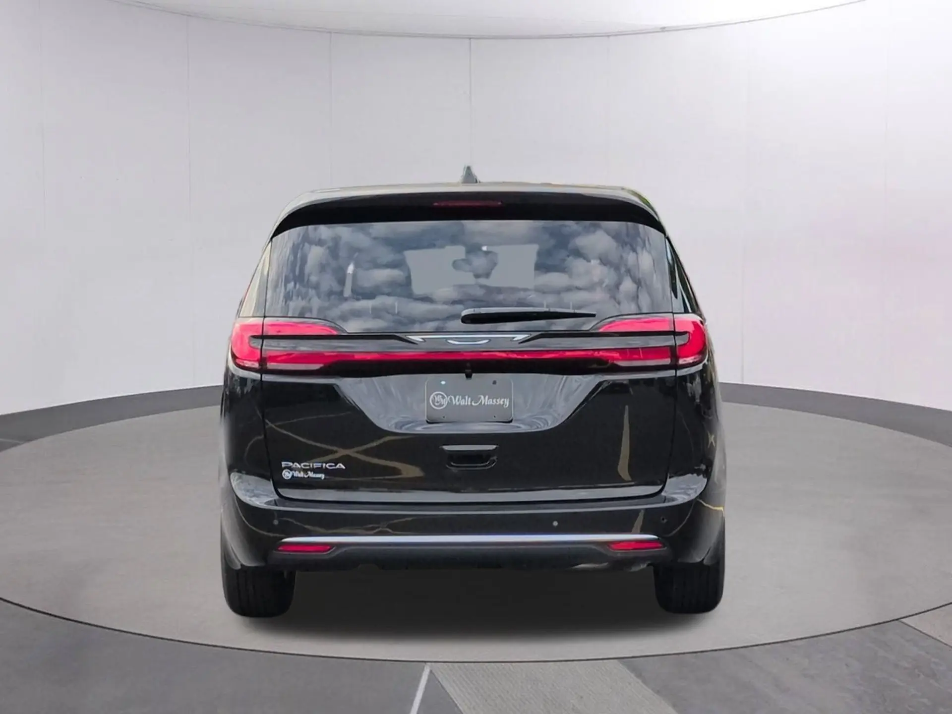 2027 Chrysler Pacifica Select photo 4