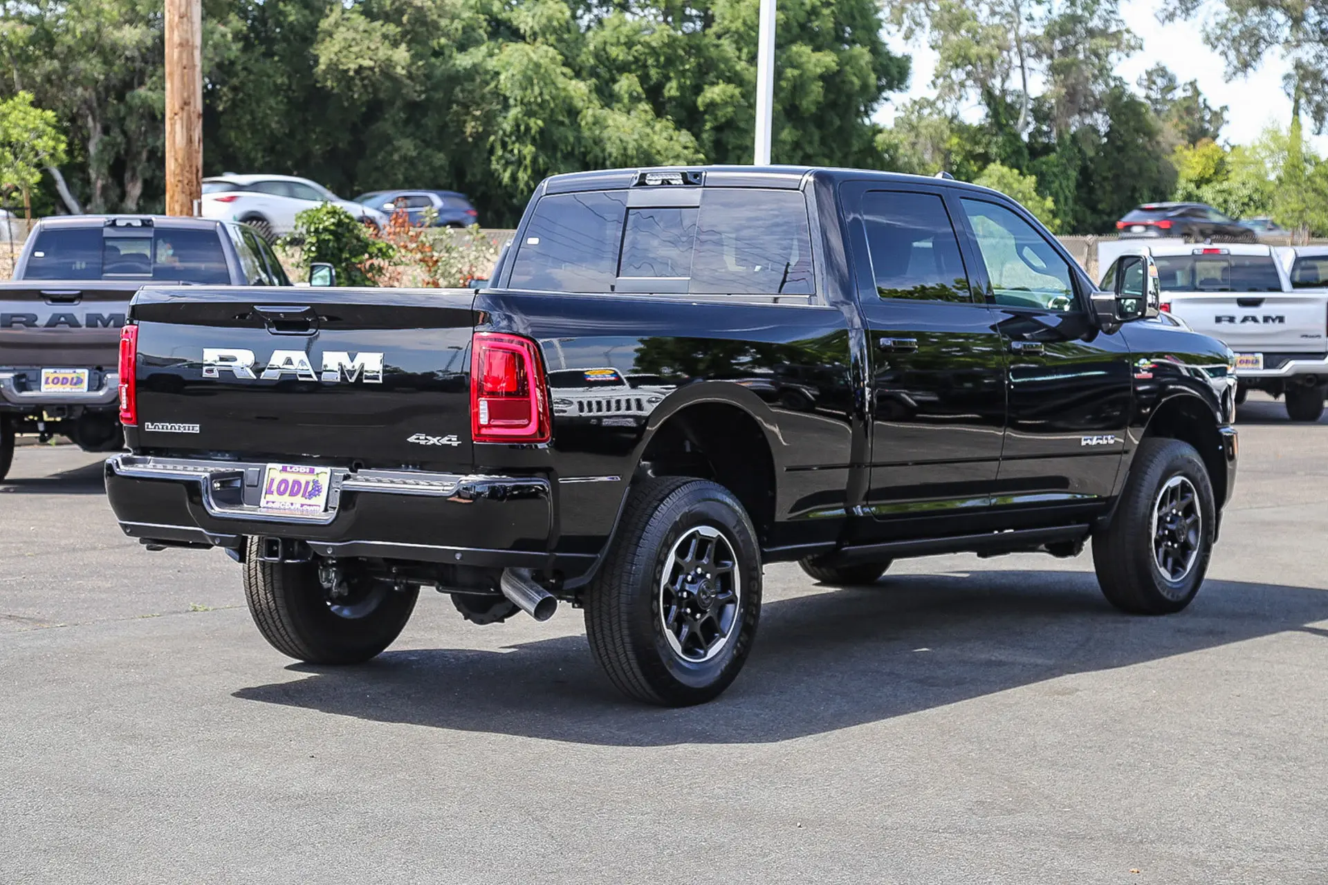 2026 RAM 2500 Laramie 4X4 Crew Cab SWB photo 4
