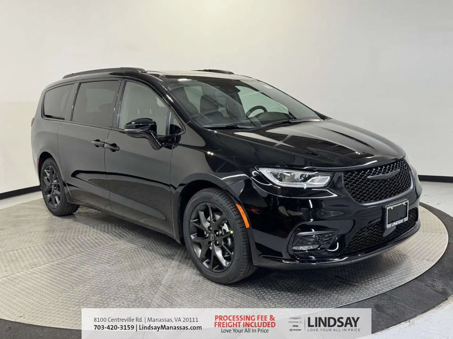 2026 Chrysler Pacifica Select's photo
