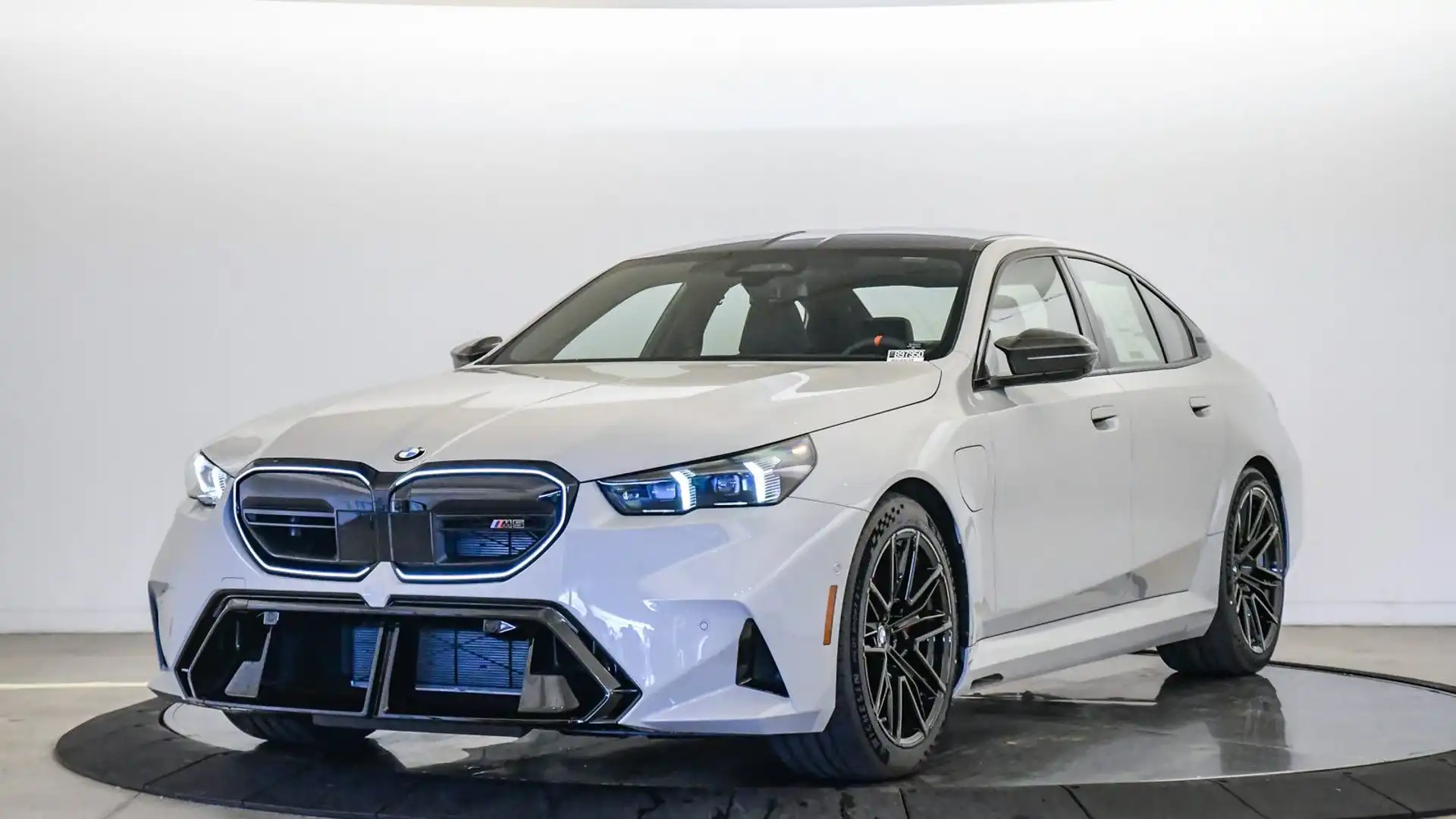 2027 BMW M5 M5 Sedan's photo