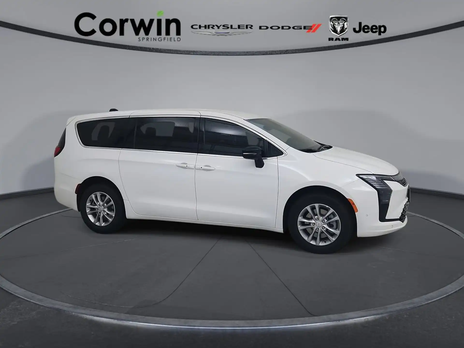 2027 Chrysler Pacifica Select AWD's photo