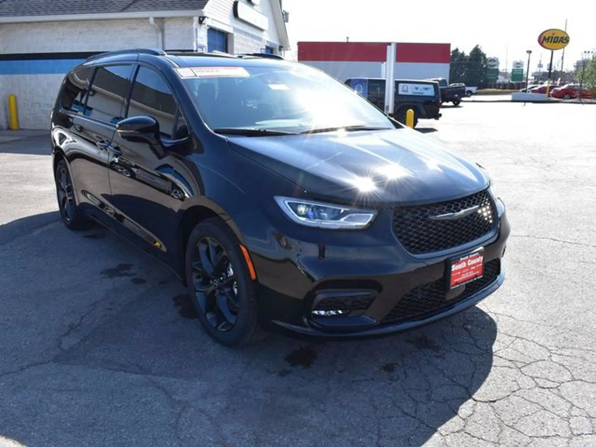 2026 Chrysler Pacifica Select photo 3