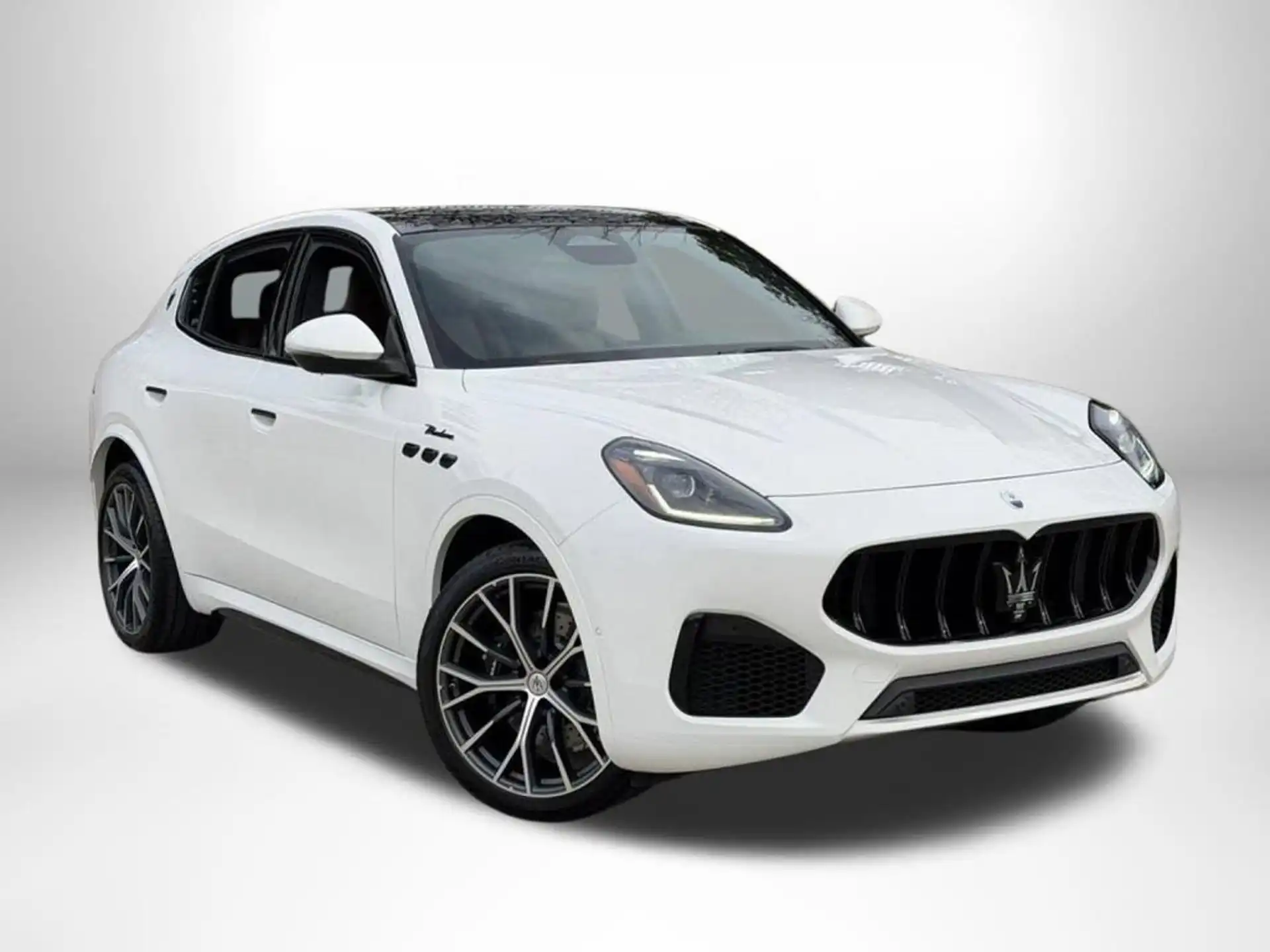 2026 Maserati Grecale Modena V6's photo