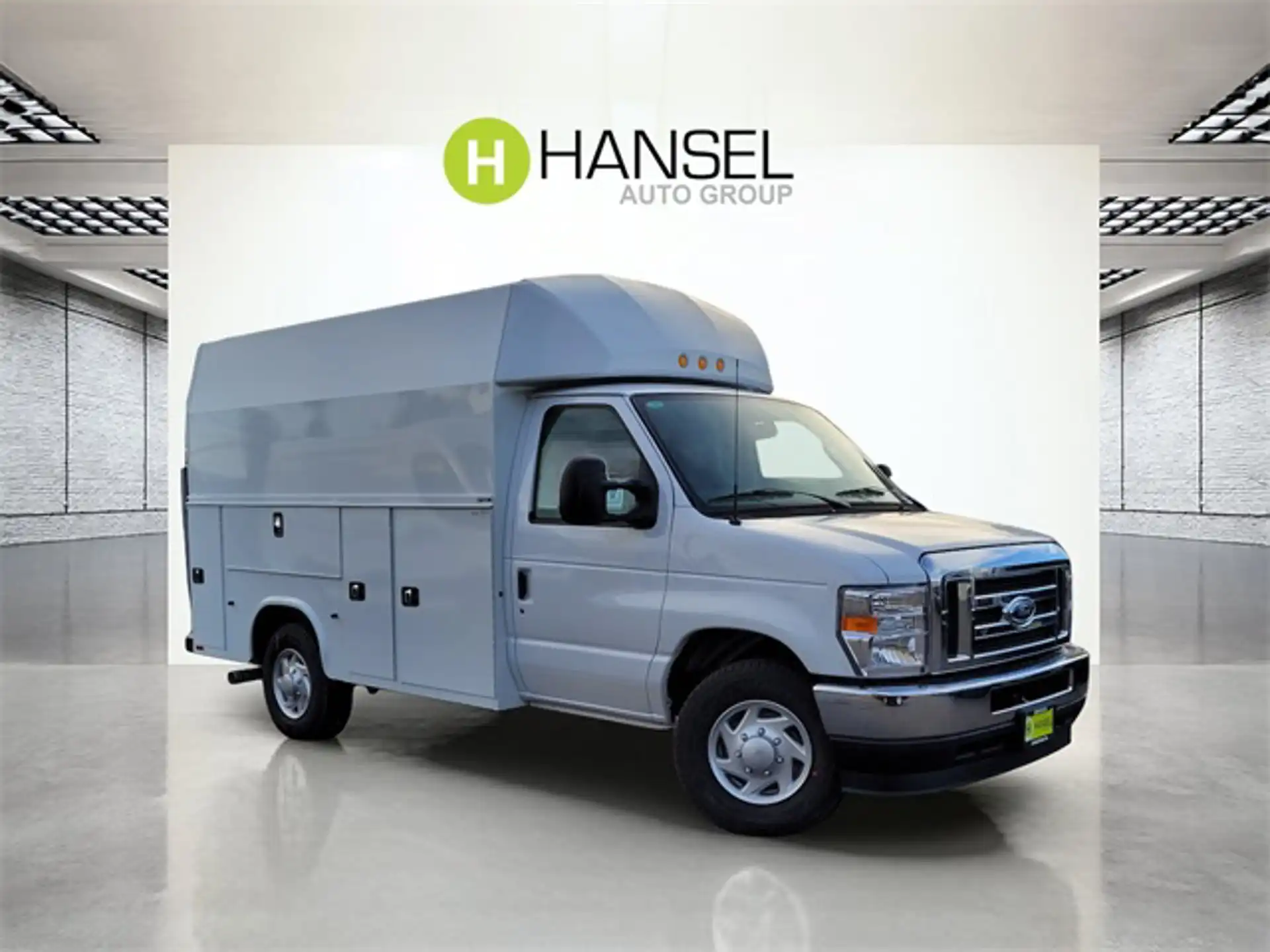 2025 Ford E-Series SRW E-350 Super Duty 138 in WB's photo