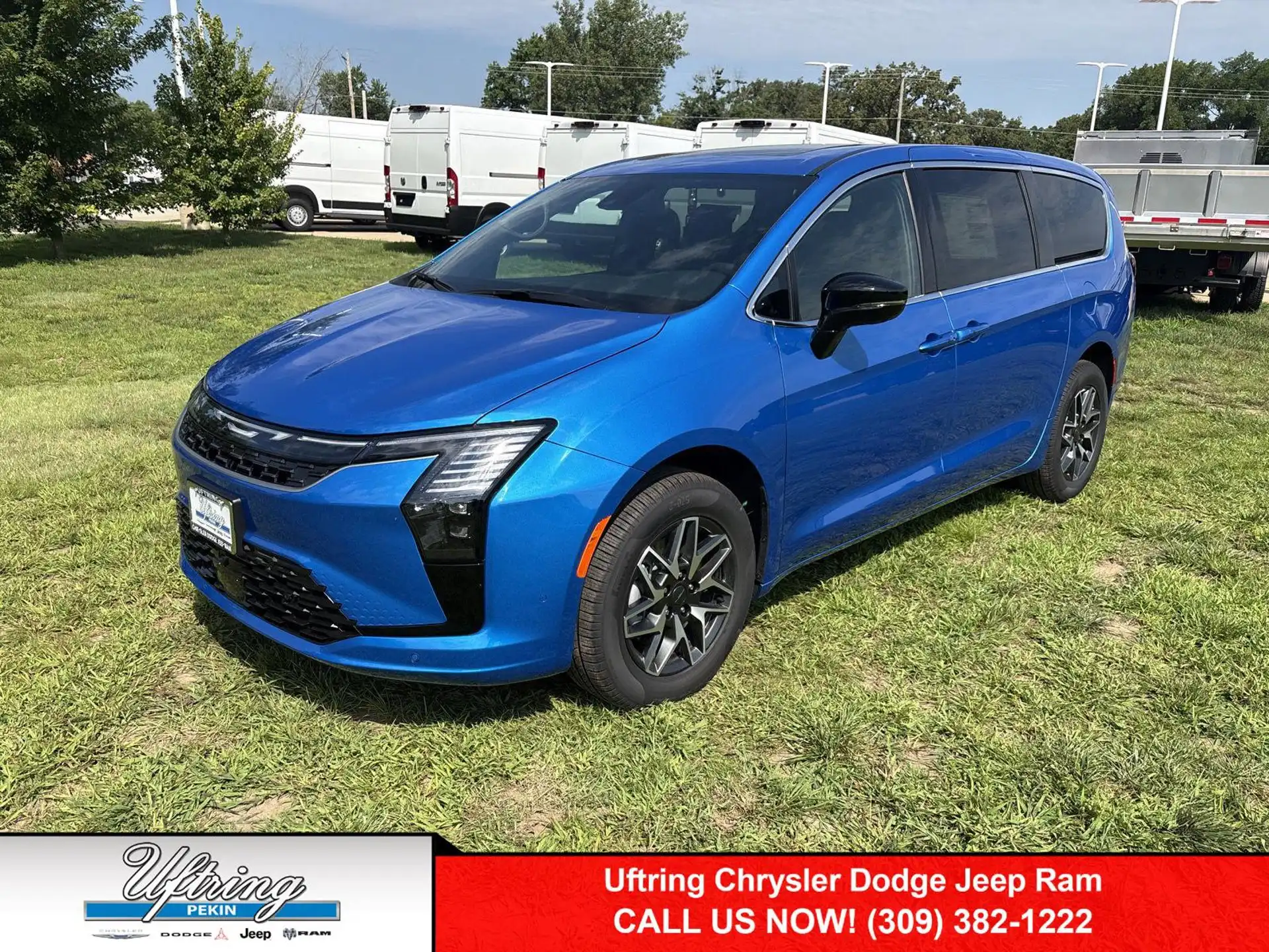 2027 Chrysler Pacifica Limited AWD's photo