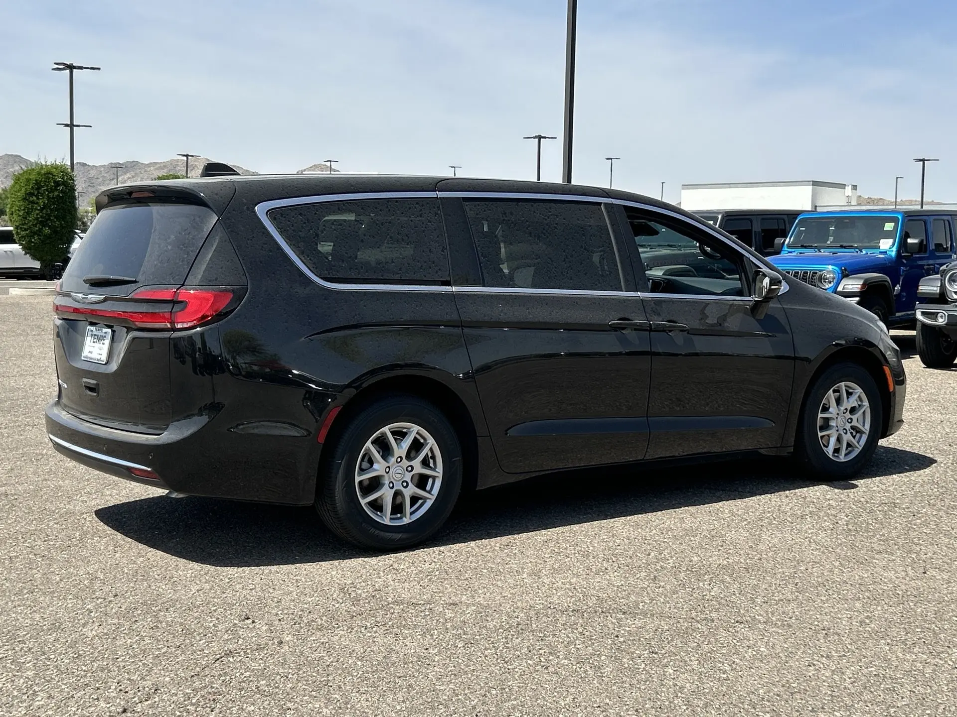 2026 Chrysler Pacifica Select photo 5