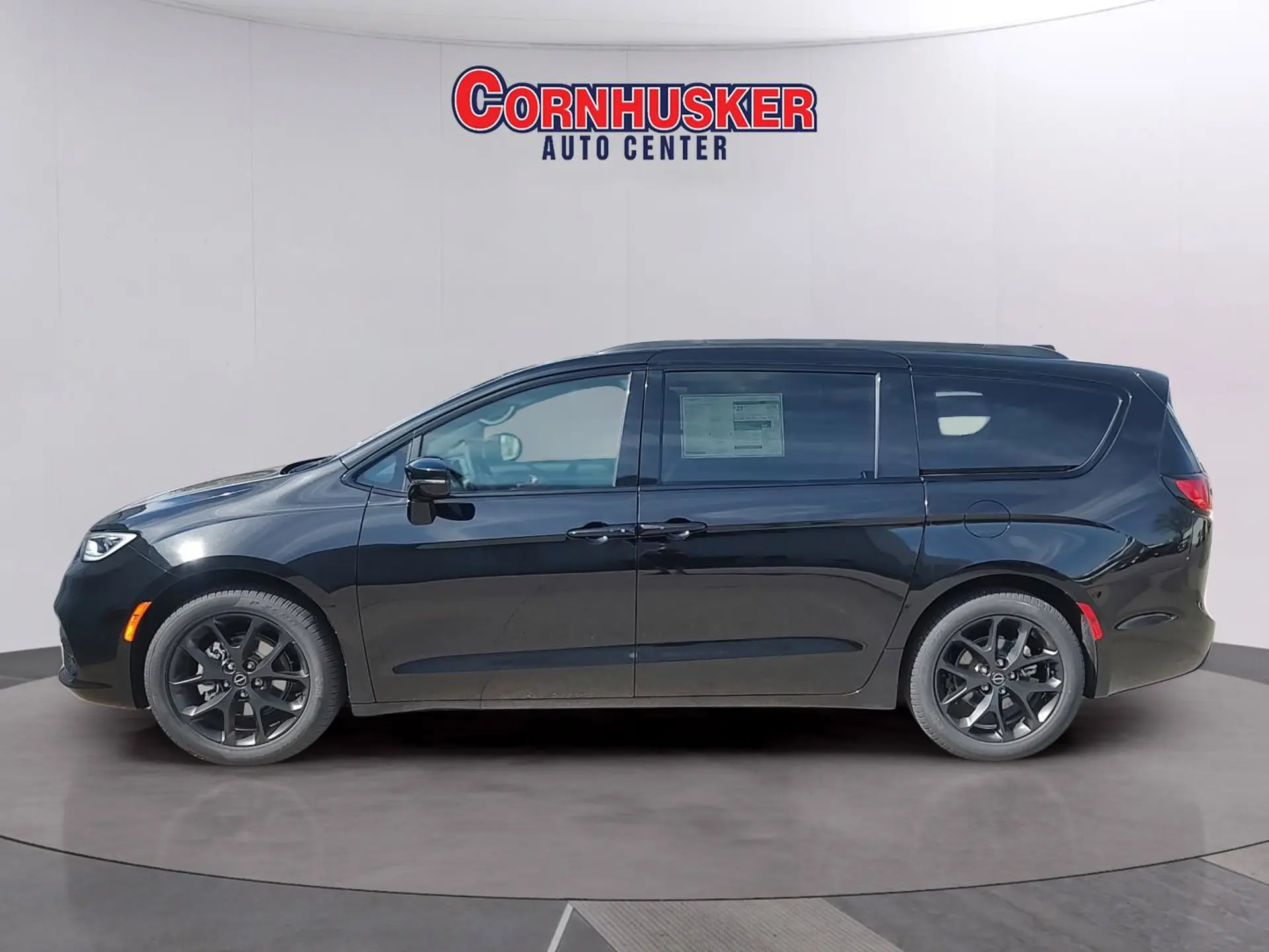 2026 Chrysler Pacifica Select photo 4