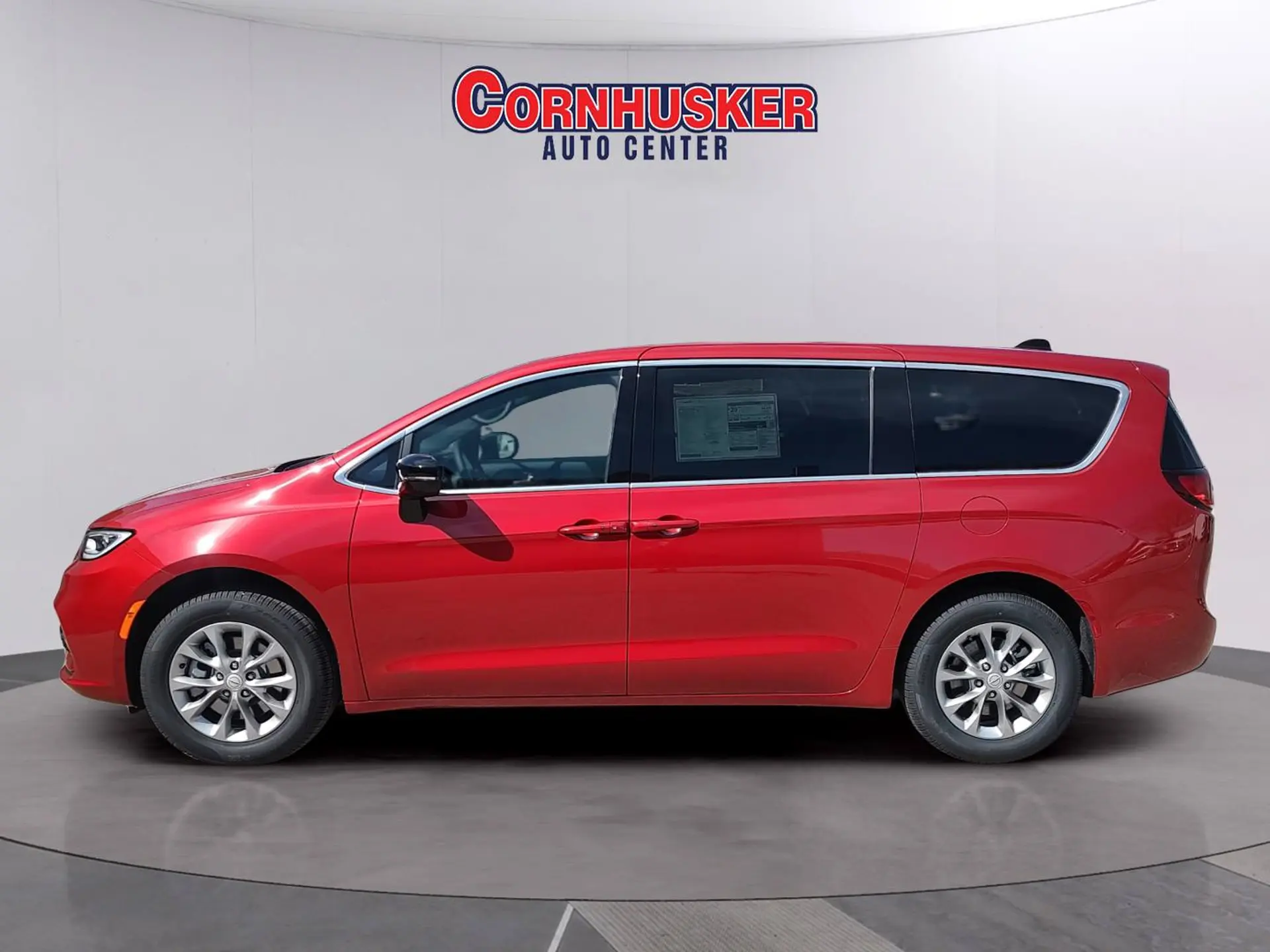 2026 Chrysler Pacifica Select AWD photo 4