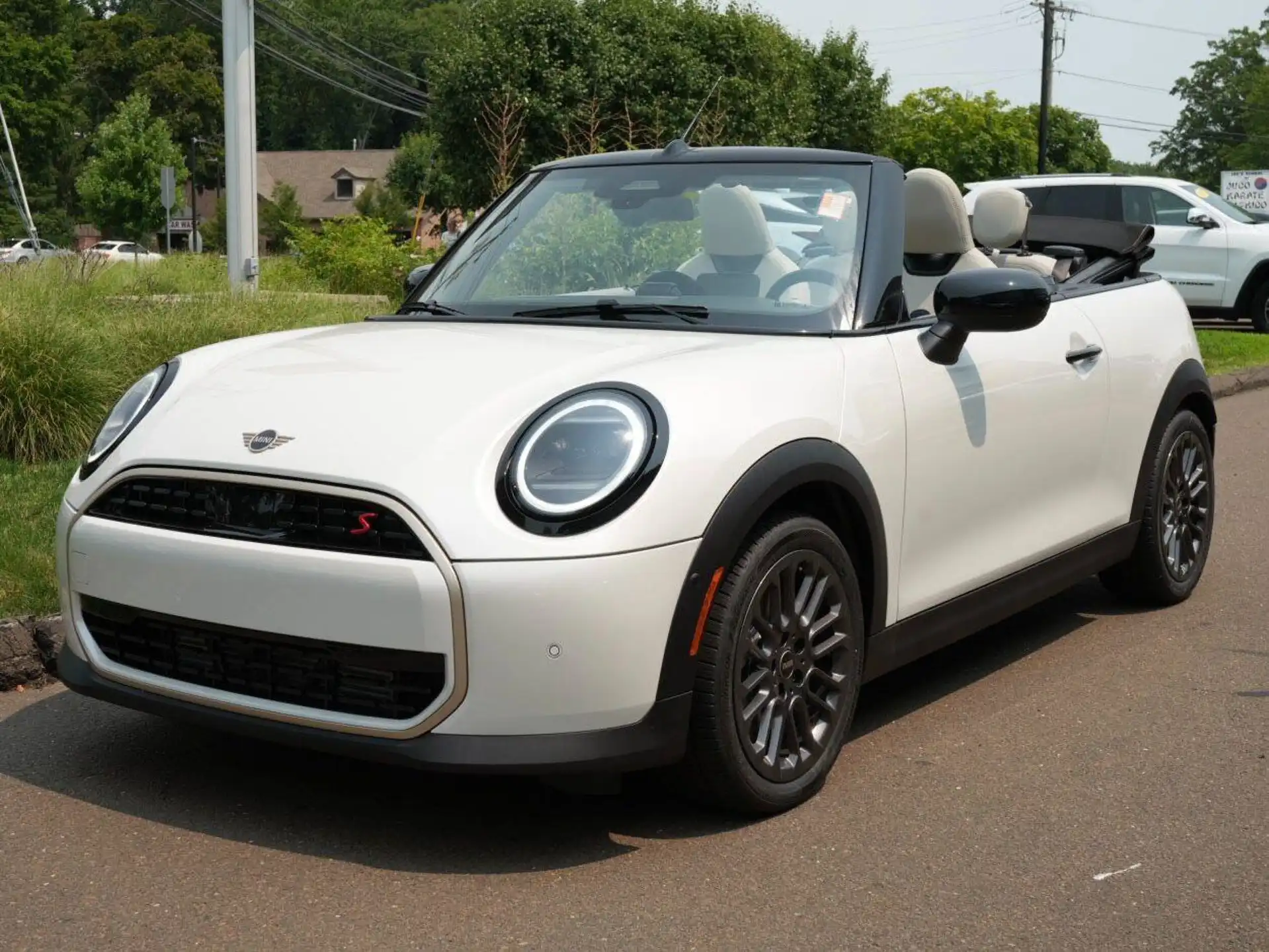 2026 MINI Convertible Cooper S Signature's photo