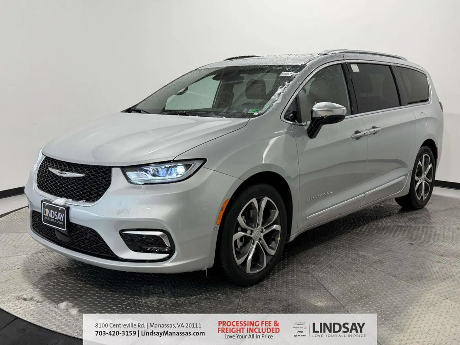 2026 Chrysler Pacifica Pinnacle photo 4