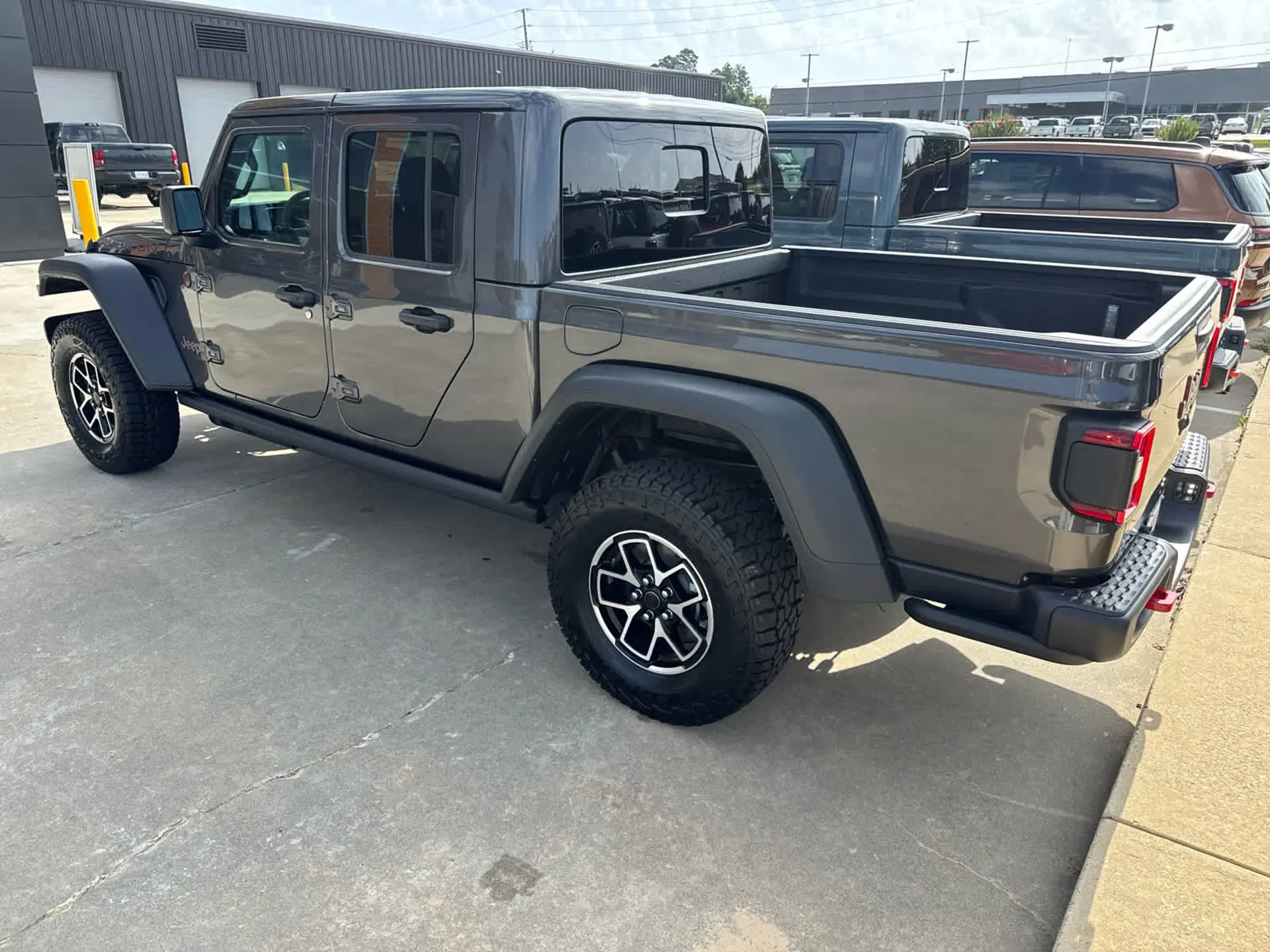 2026 Jeep Gladiator Rubicon Auto photo 5