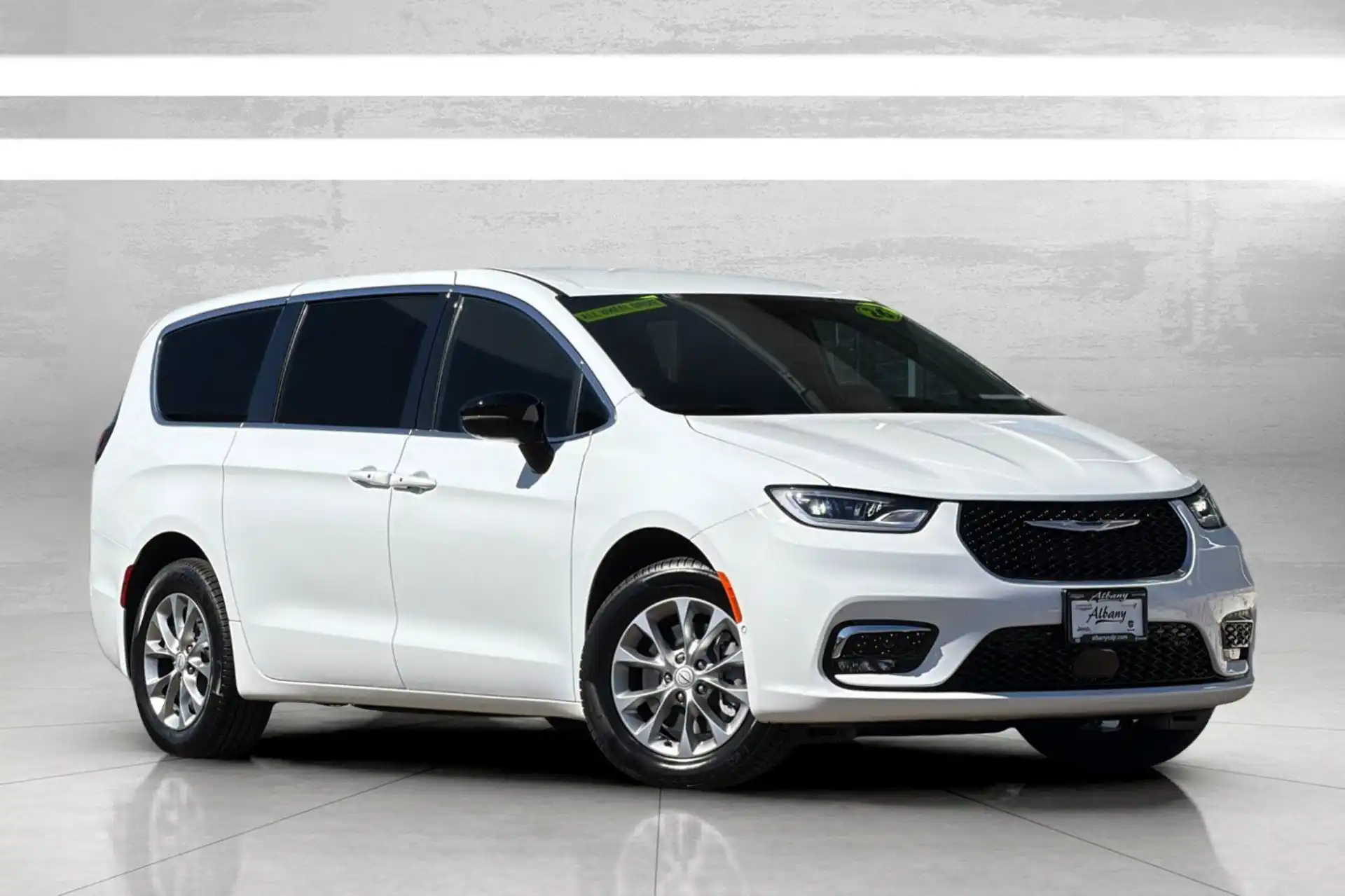 2026 Chrysler Pacifica Select AWD's photo