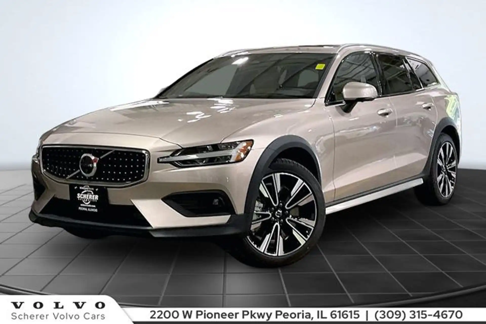 2026 Volvo V60 Cross Country B5 Ultra AWD's photo